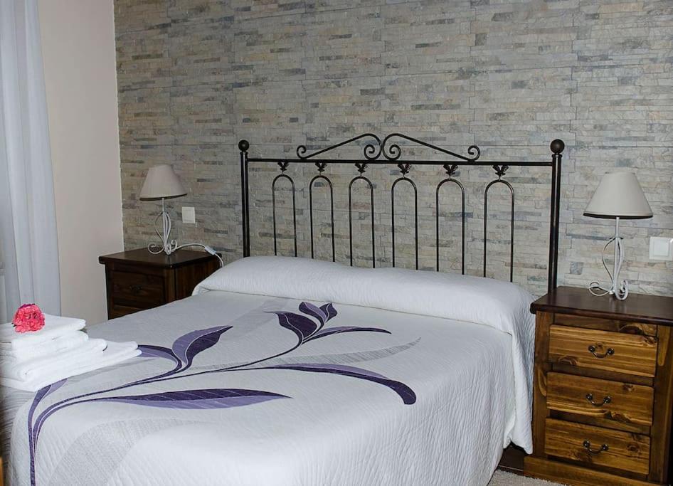 Five-Bedroom House photo 2