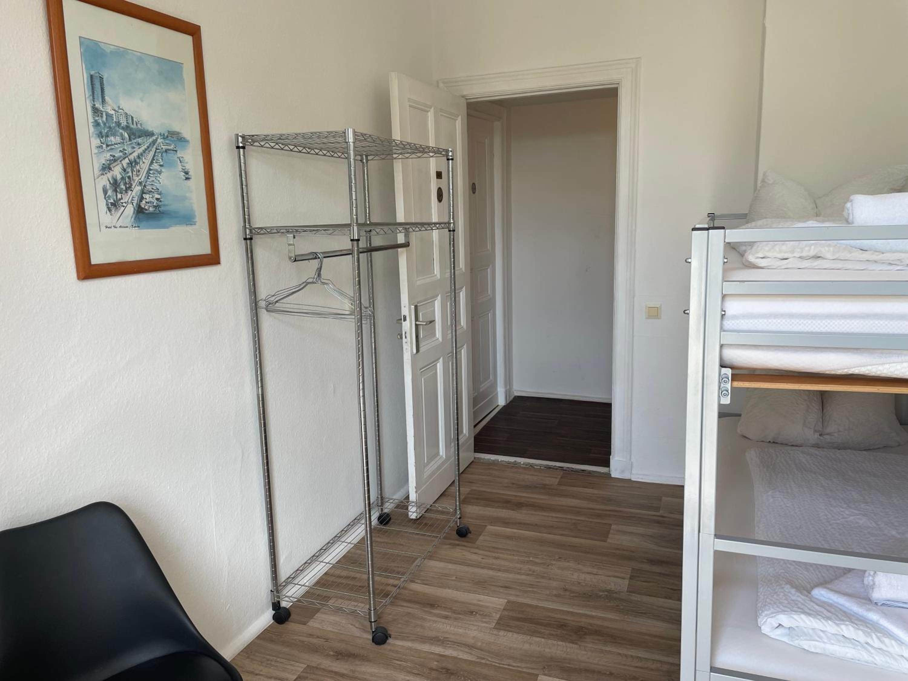 Small Twin Room photo 3