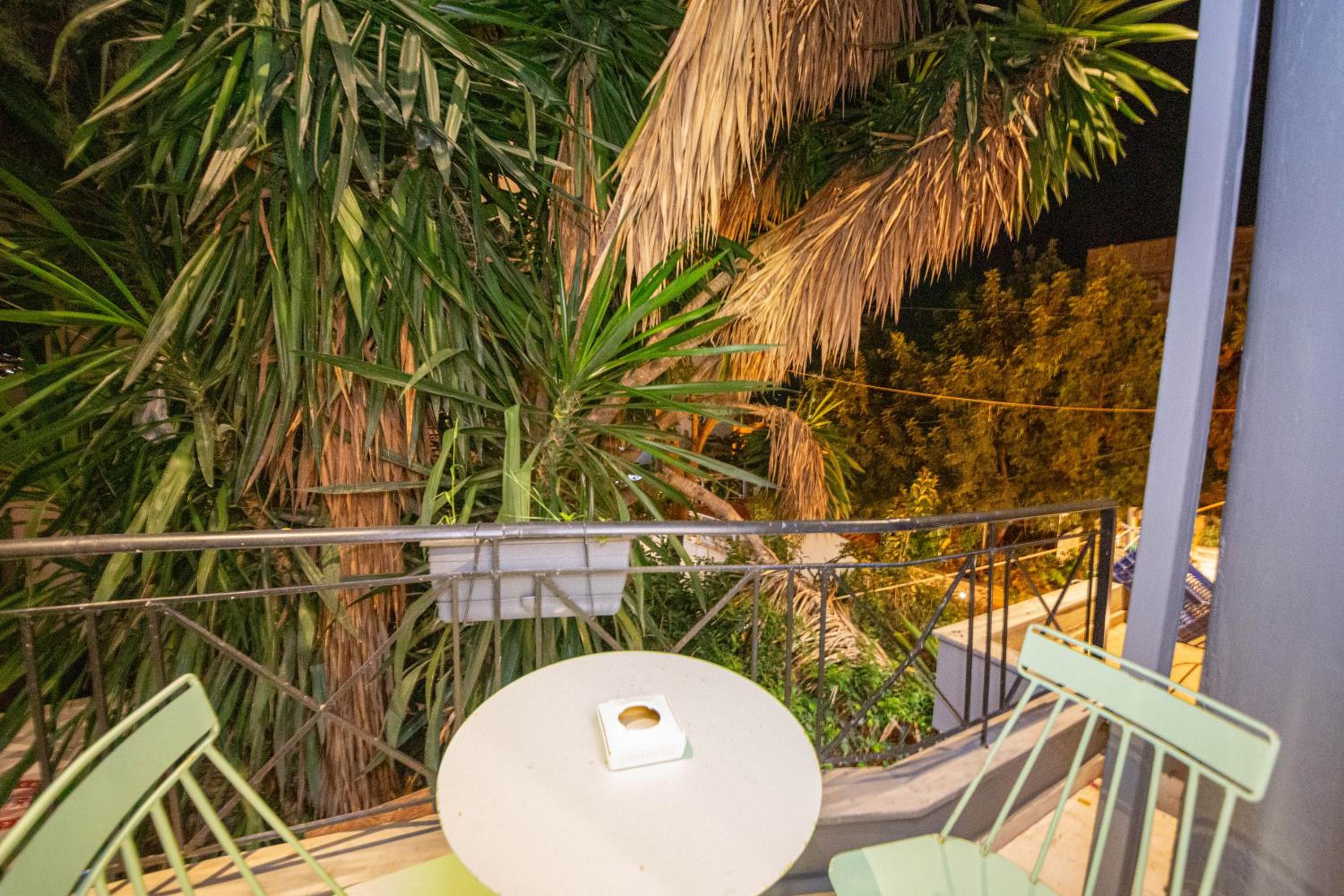 Deluxe Double Room with Balcony - Ground Floor photo 2