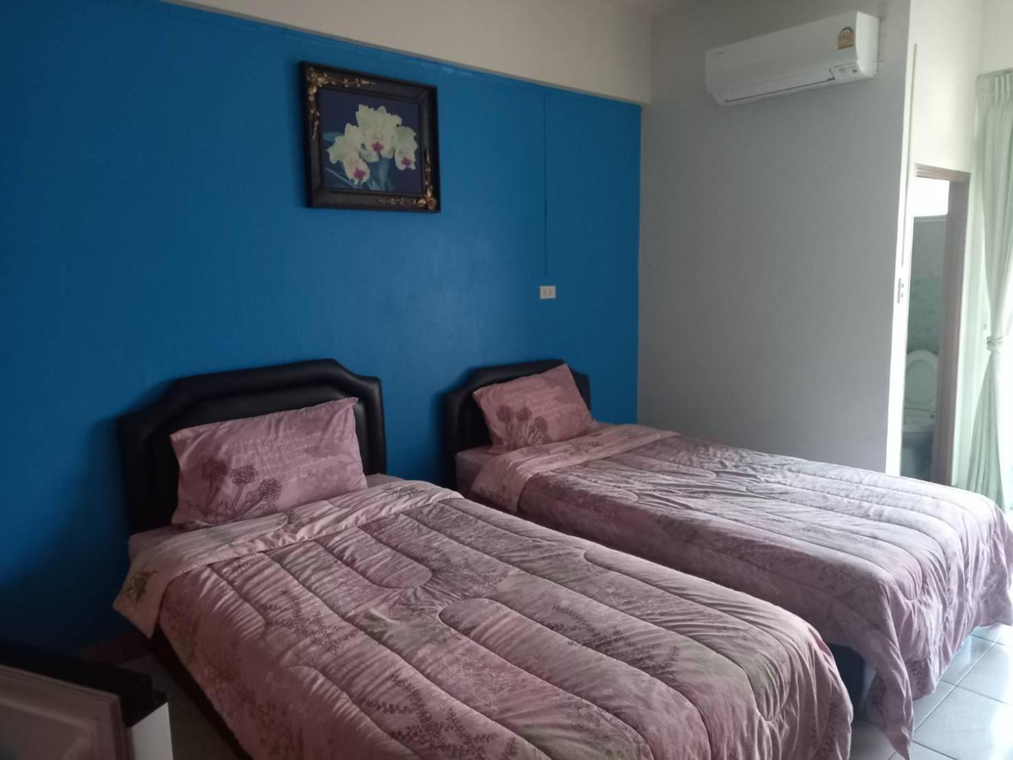 Basic Triple Room photo 2