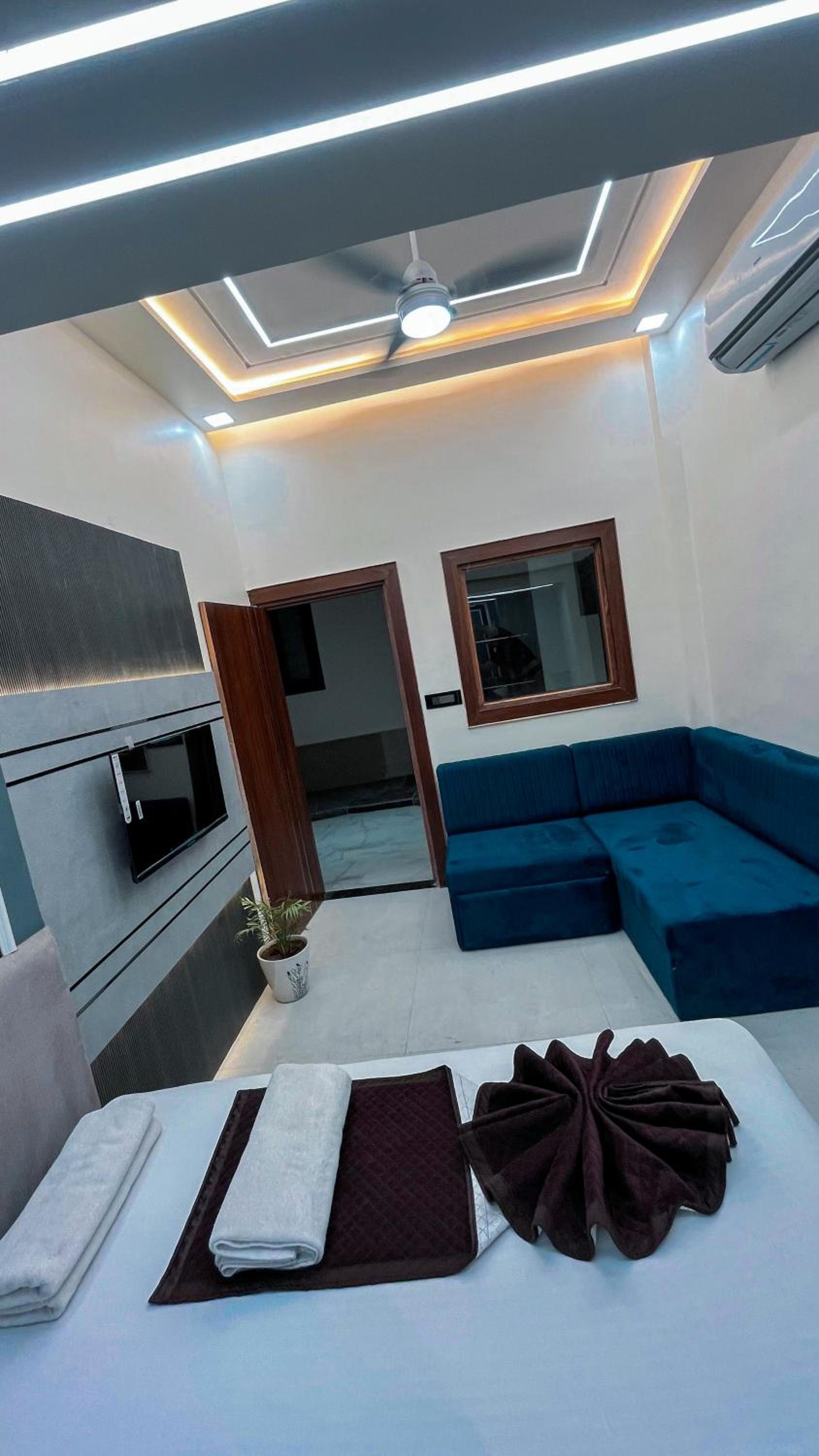 Cozy Double Room (First Floor) - Photo 22