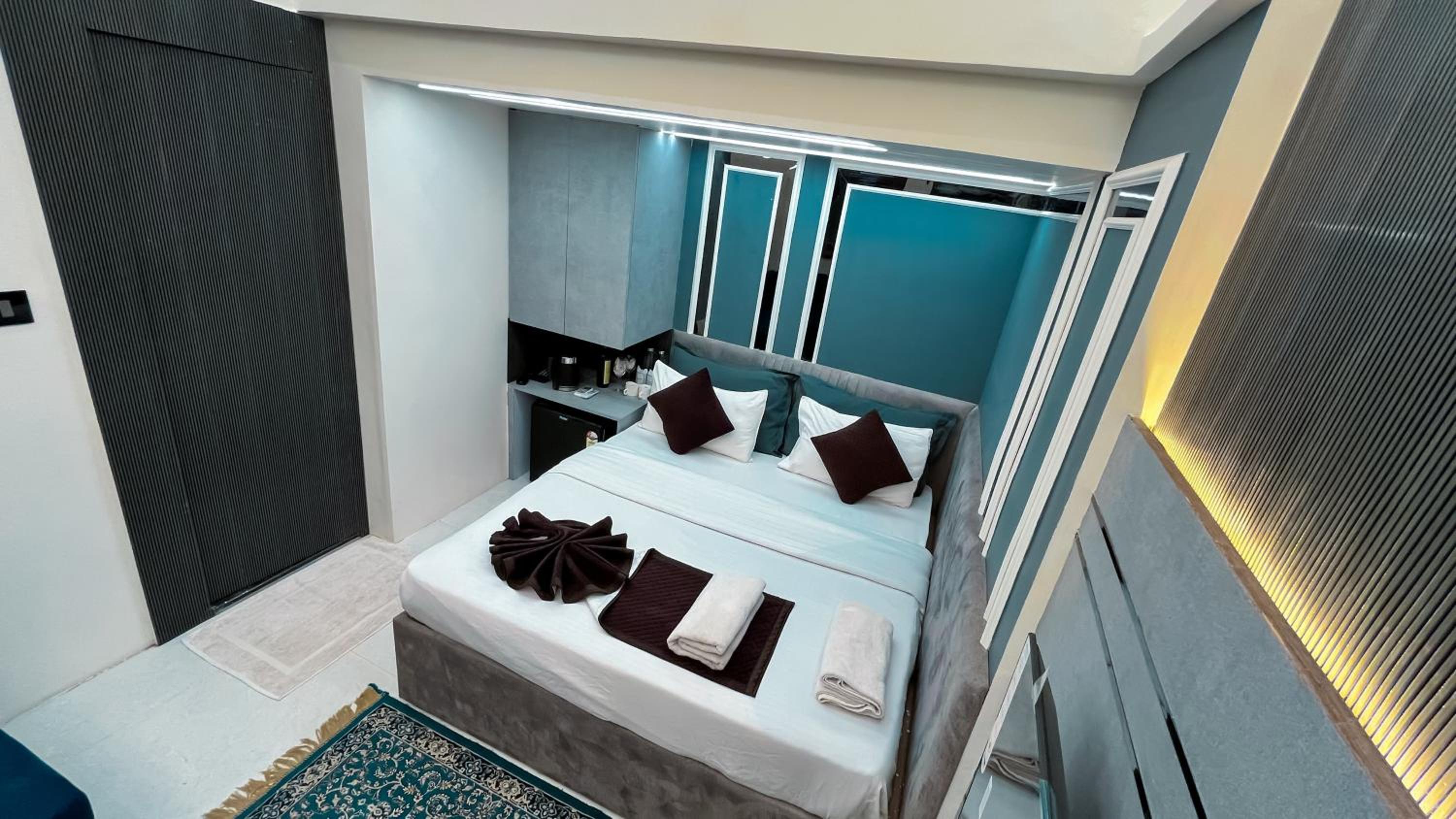 Cozy Double Room (First Floor) - Photo 16