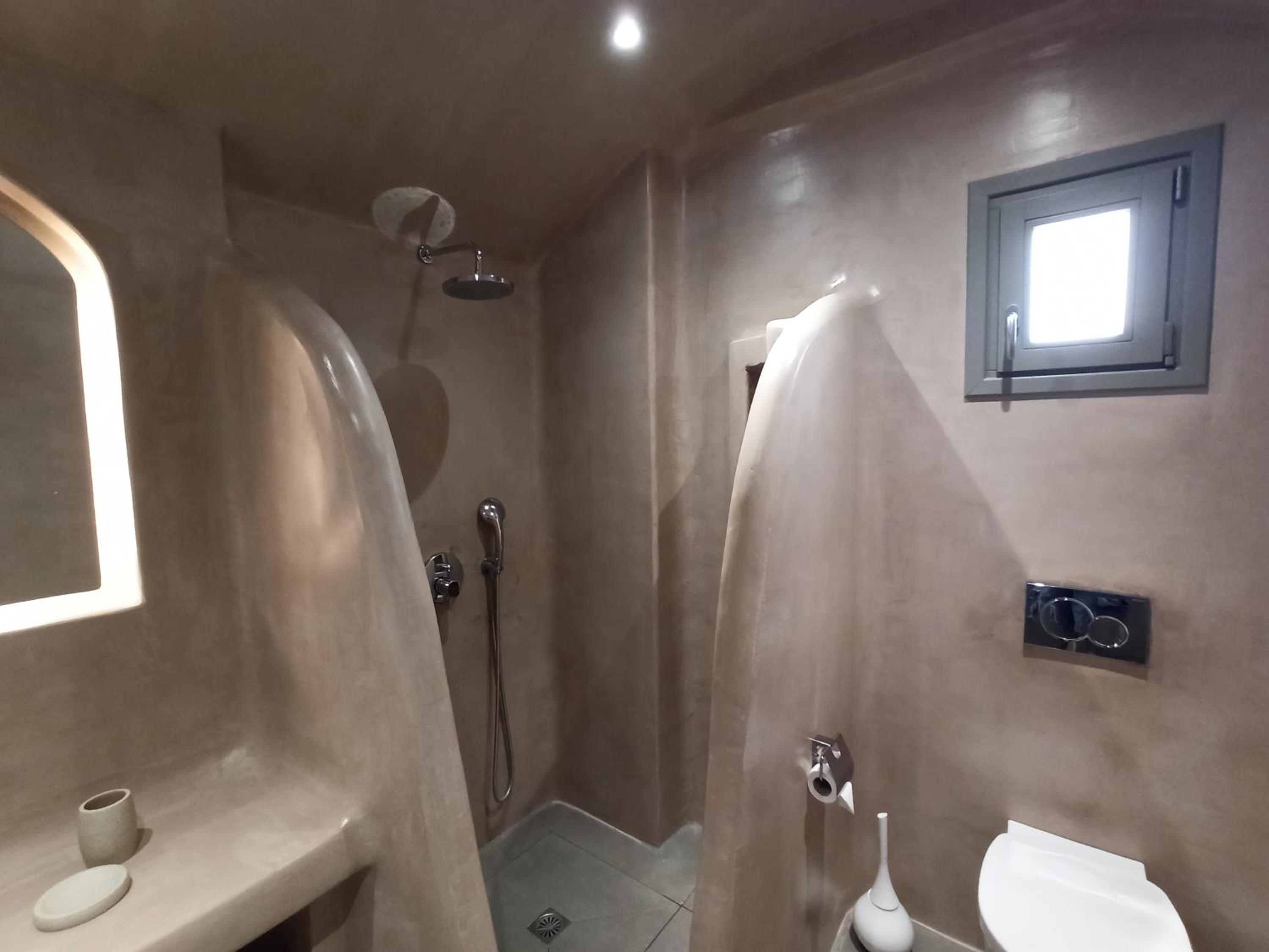 Suite with Private Pool - Photo 41