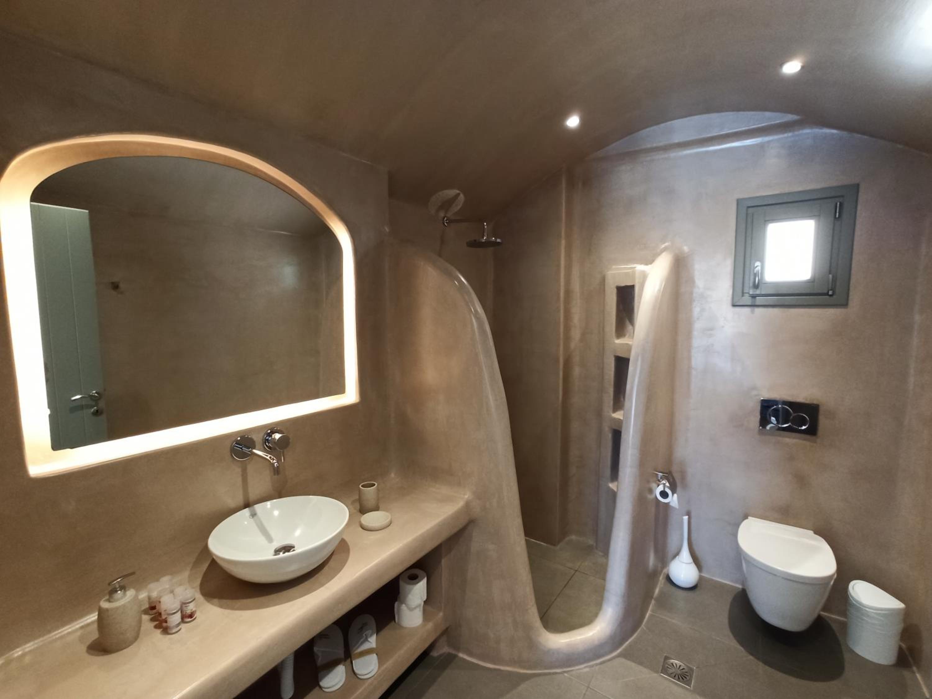 Suite with Private Pool - Photo 46