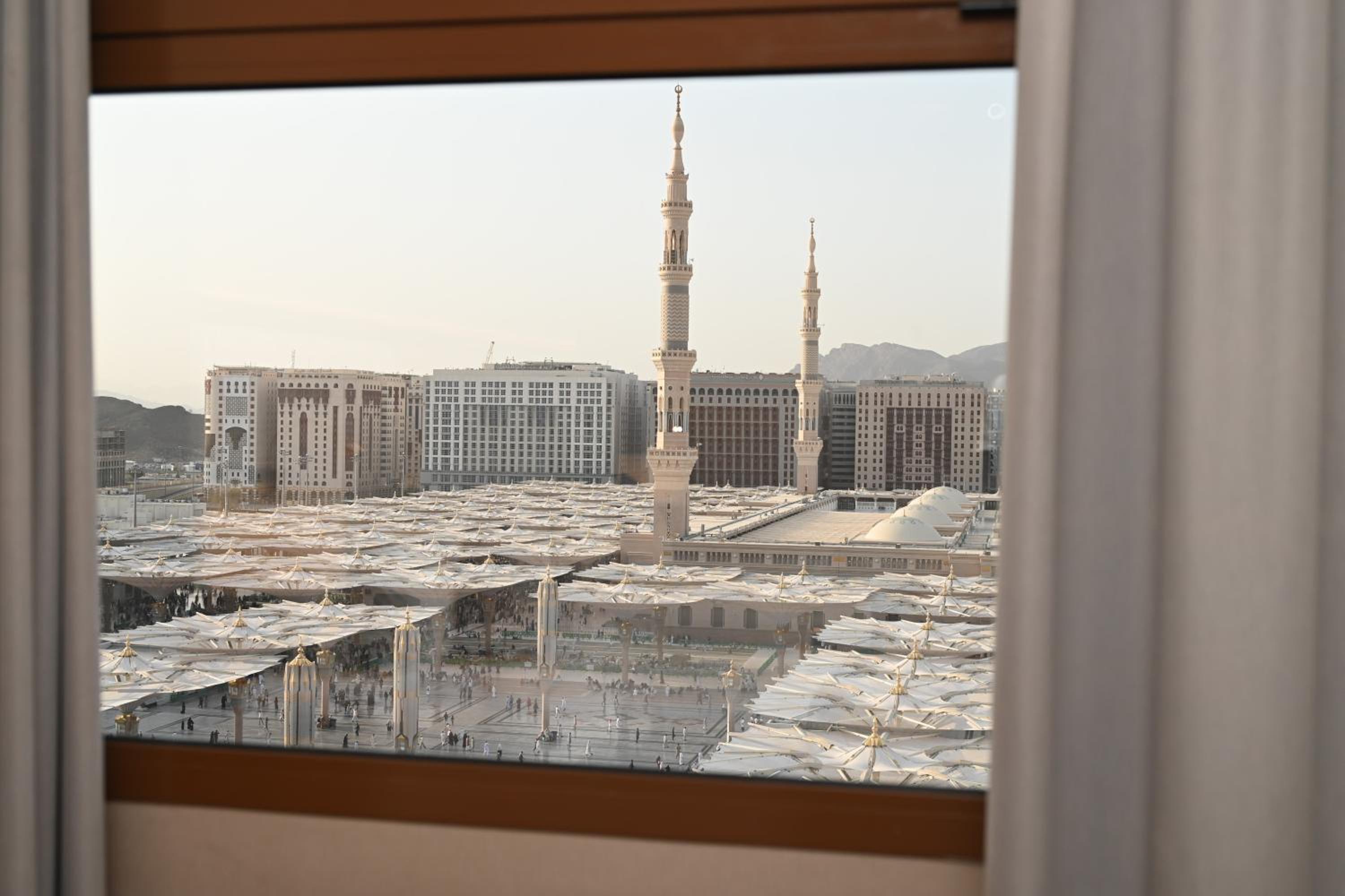 Deluxe King Room Haram View - Photo 5