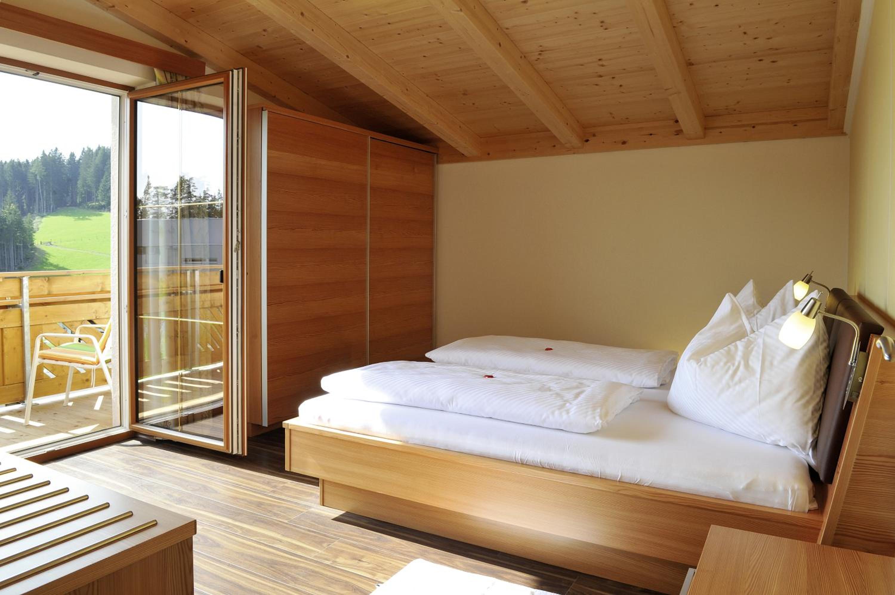 Double Room with Balcony - Photo 4