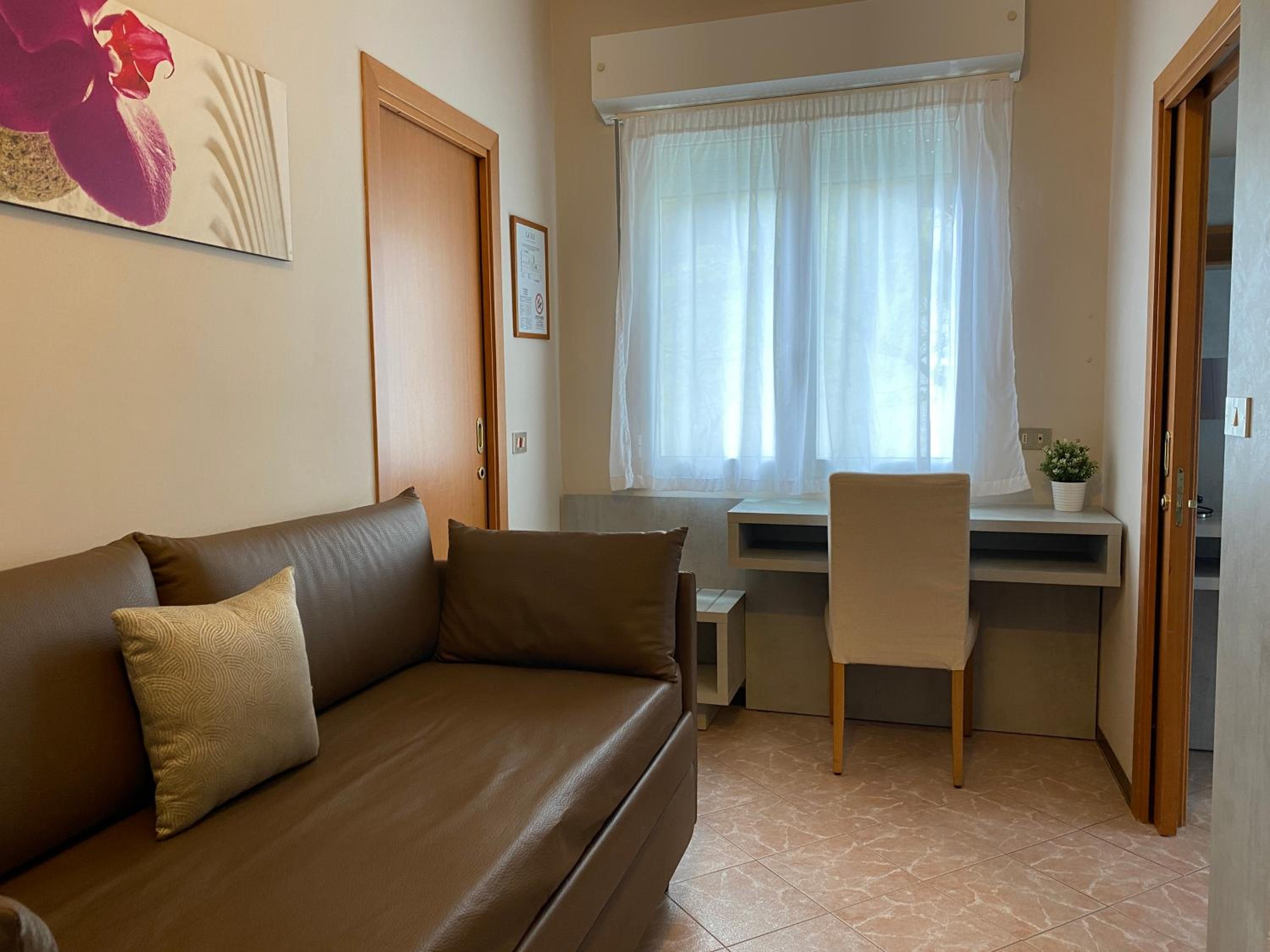 Deluxe Triple Room - Photo 4
