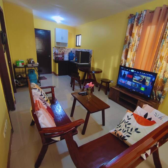 One-Bedroom House photo 1