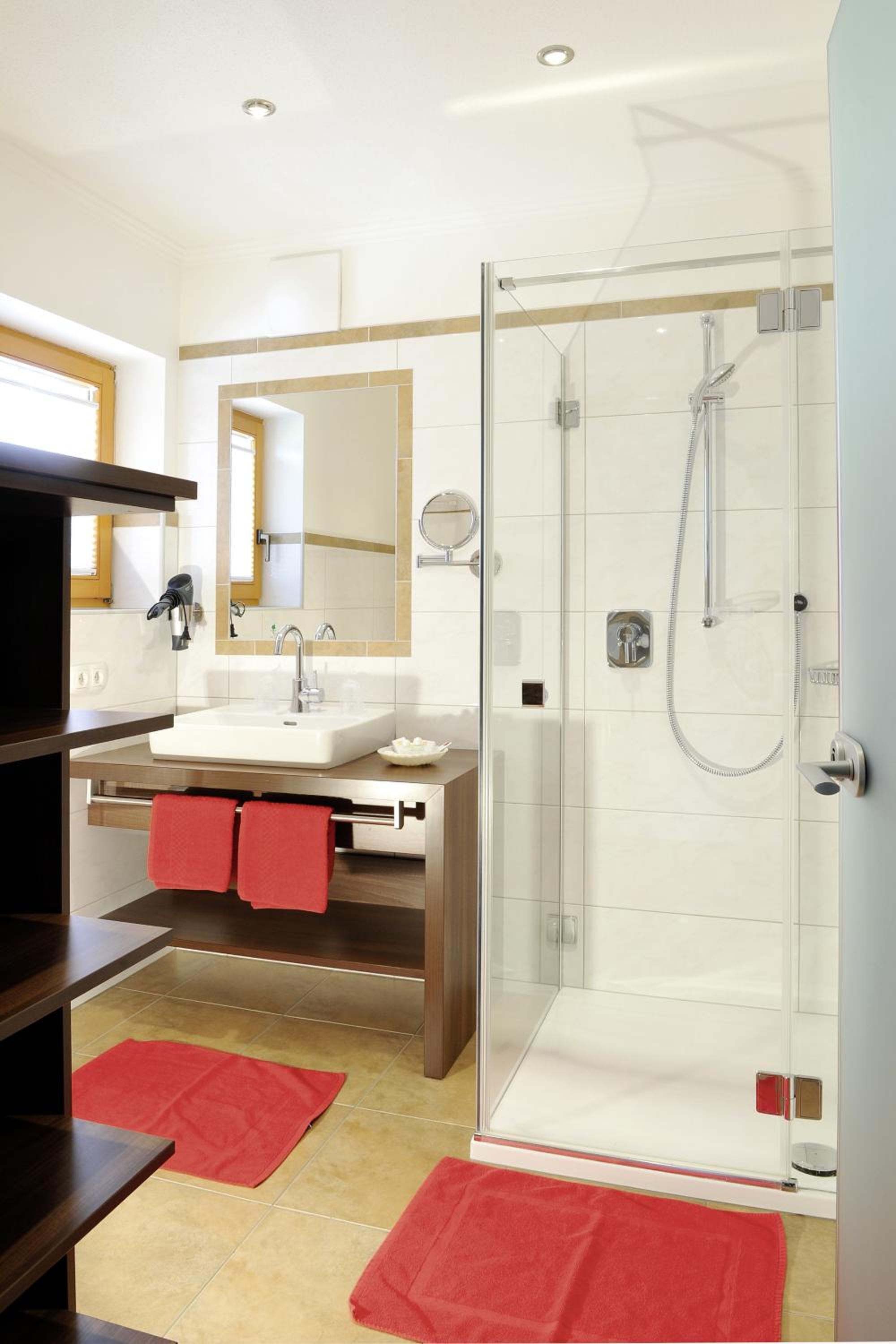 Double Room with Balcony - Photo 3