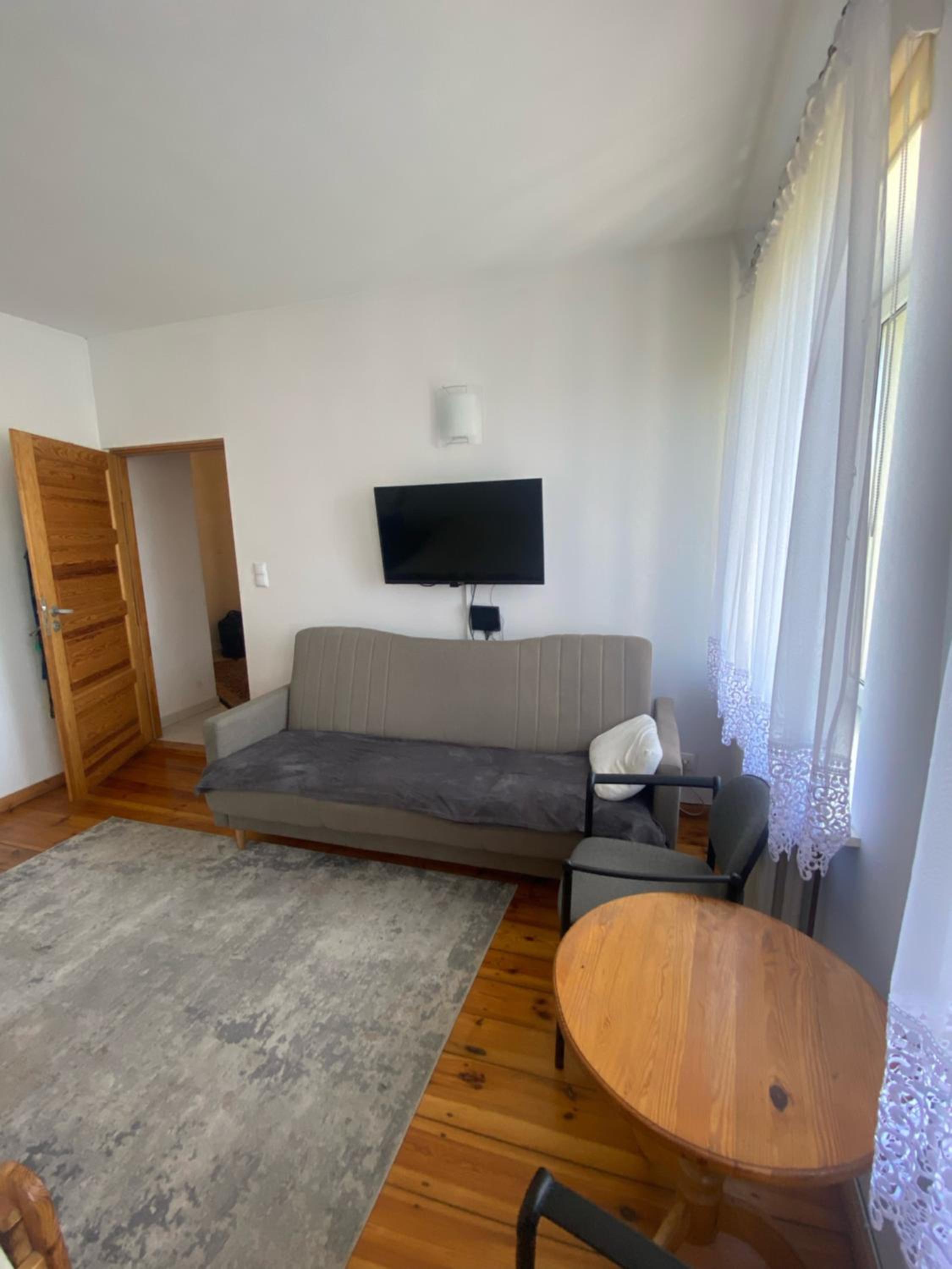 Economy Triple Room with Shared Bathroom photo 2