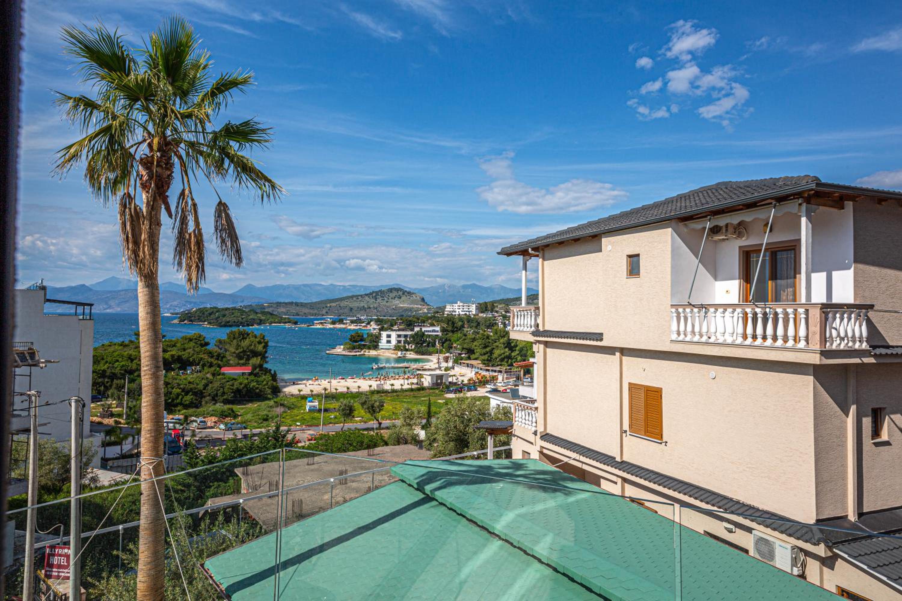 Junior Suite with Balcony and Sea View photo 3