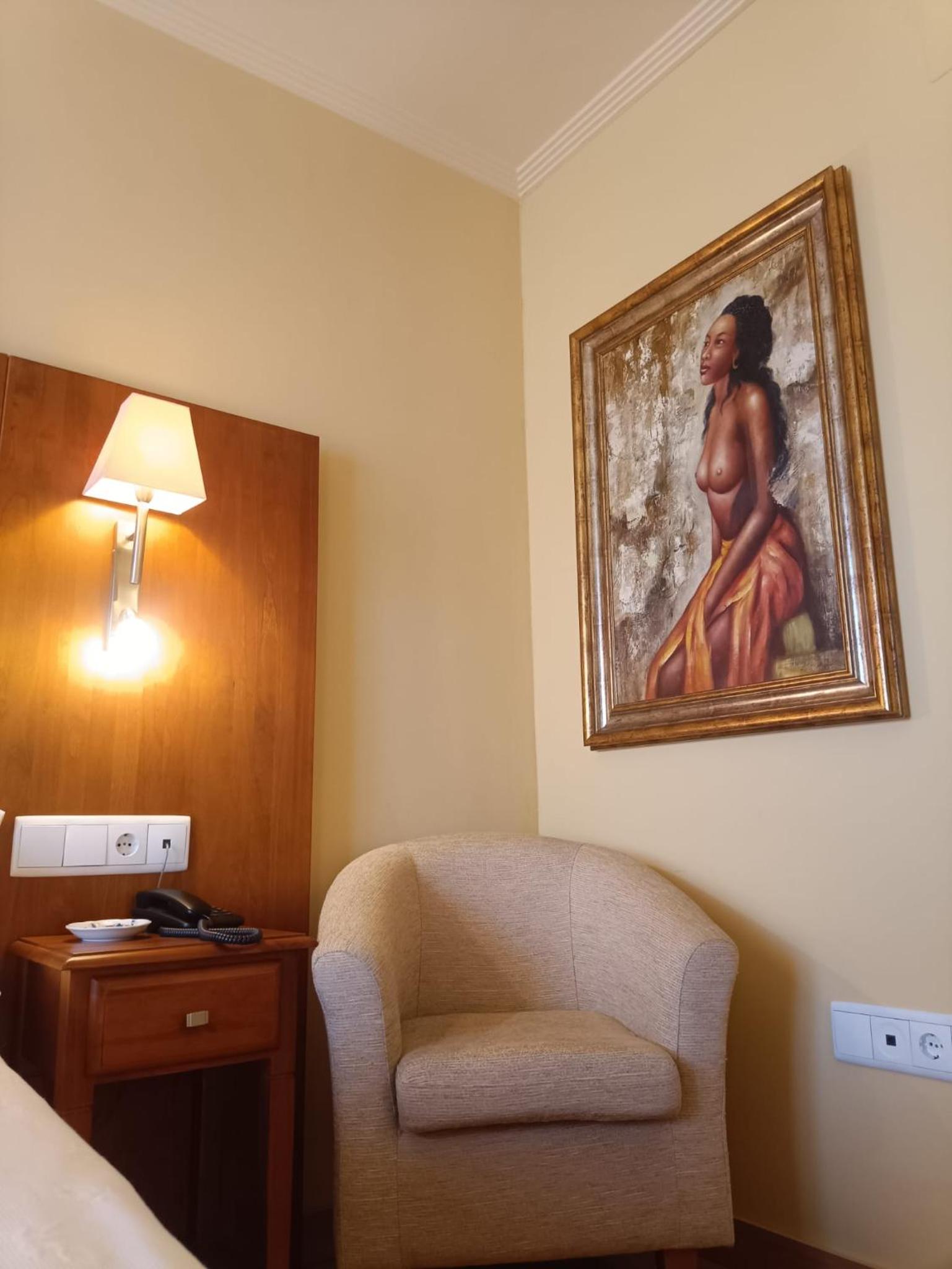 Twin Room - Photo 6