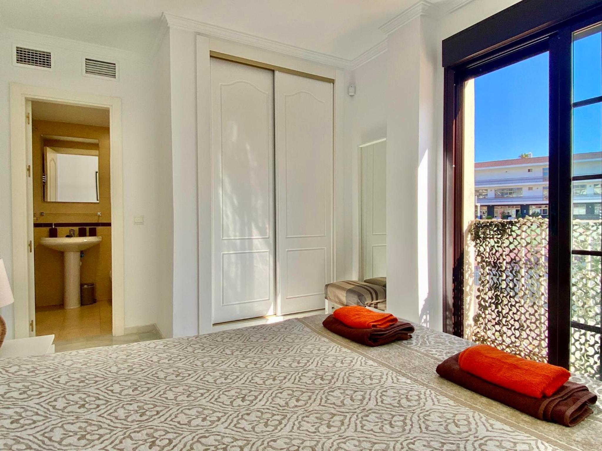 Apartamento de Dos Habitaciones con Terraza