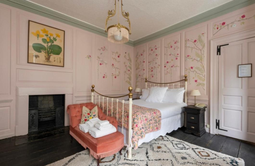 Deluxe King Room - Photo 4