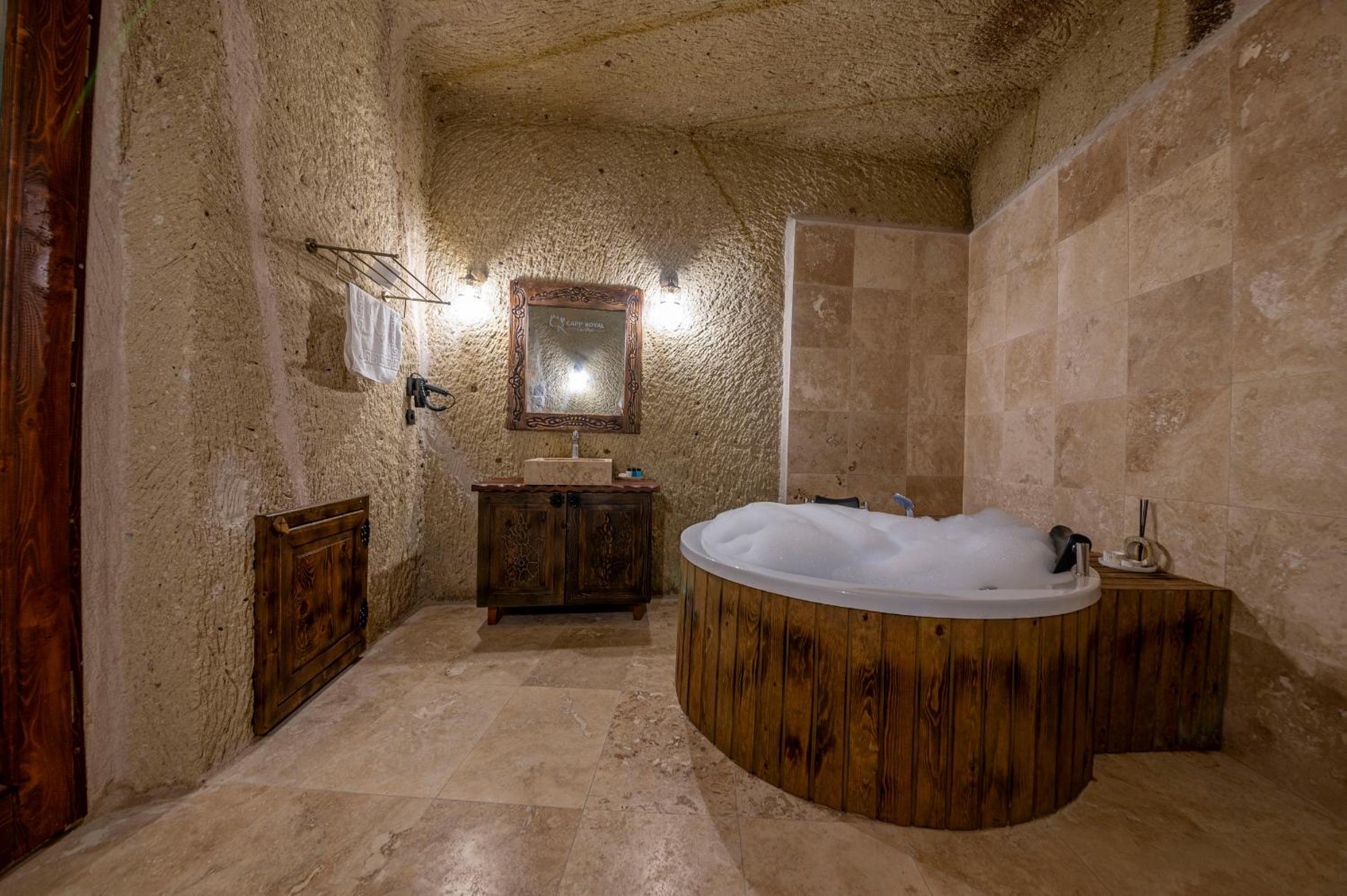 Deluxe Double Room with Castle View - Photo 32