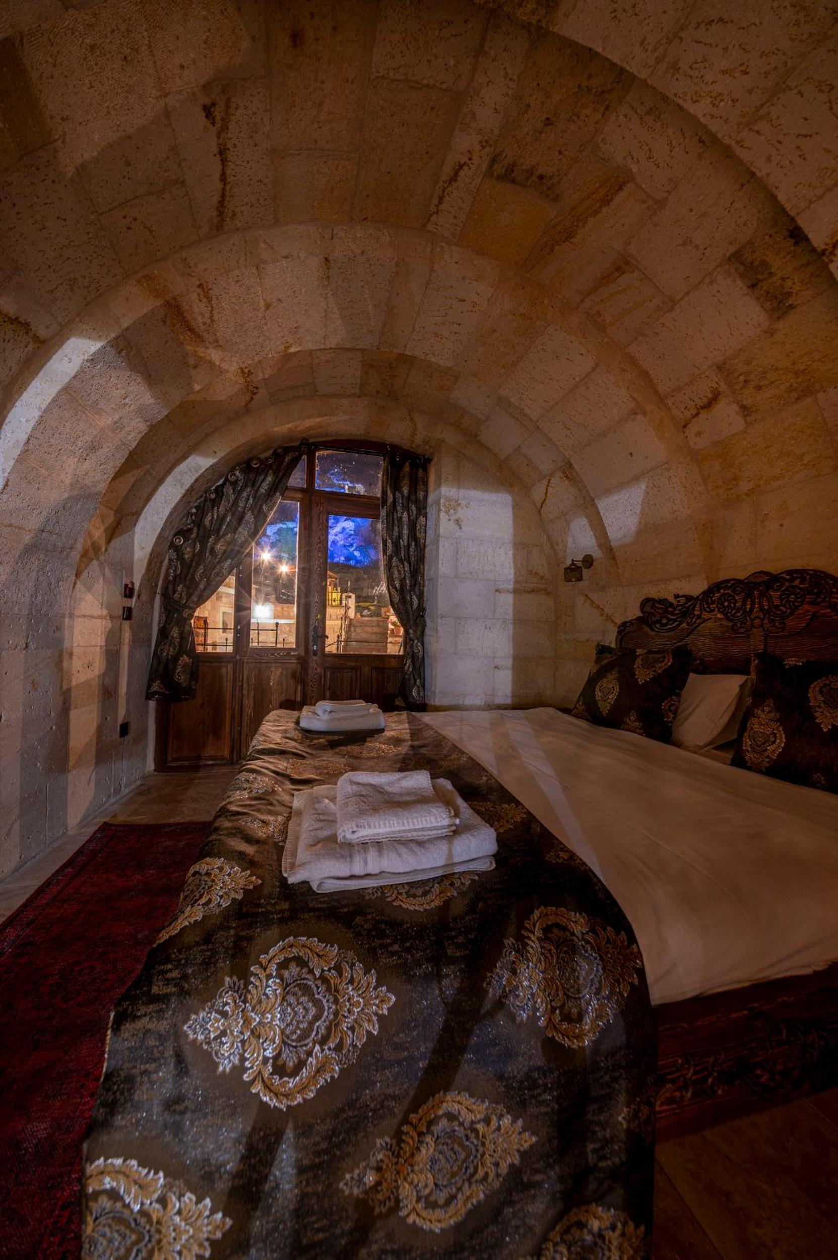 Deluxe Double Room with Castle View - Photo 37
