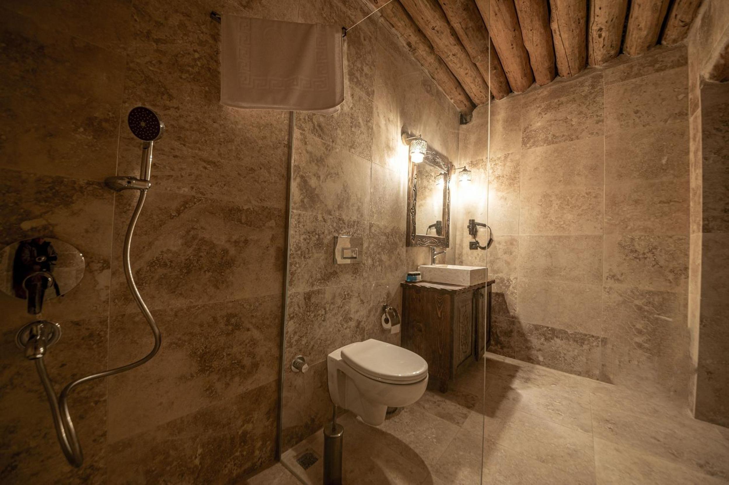 Standard Double Room - Photo 6