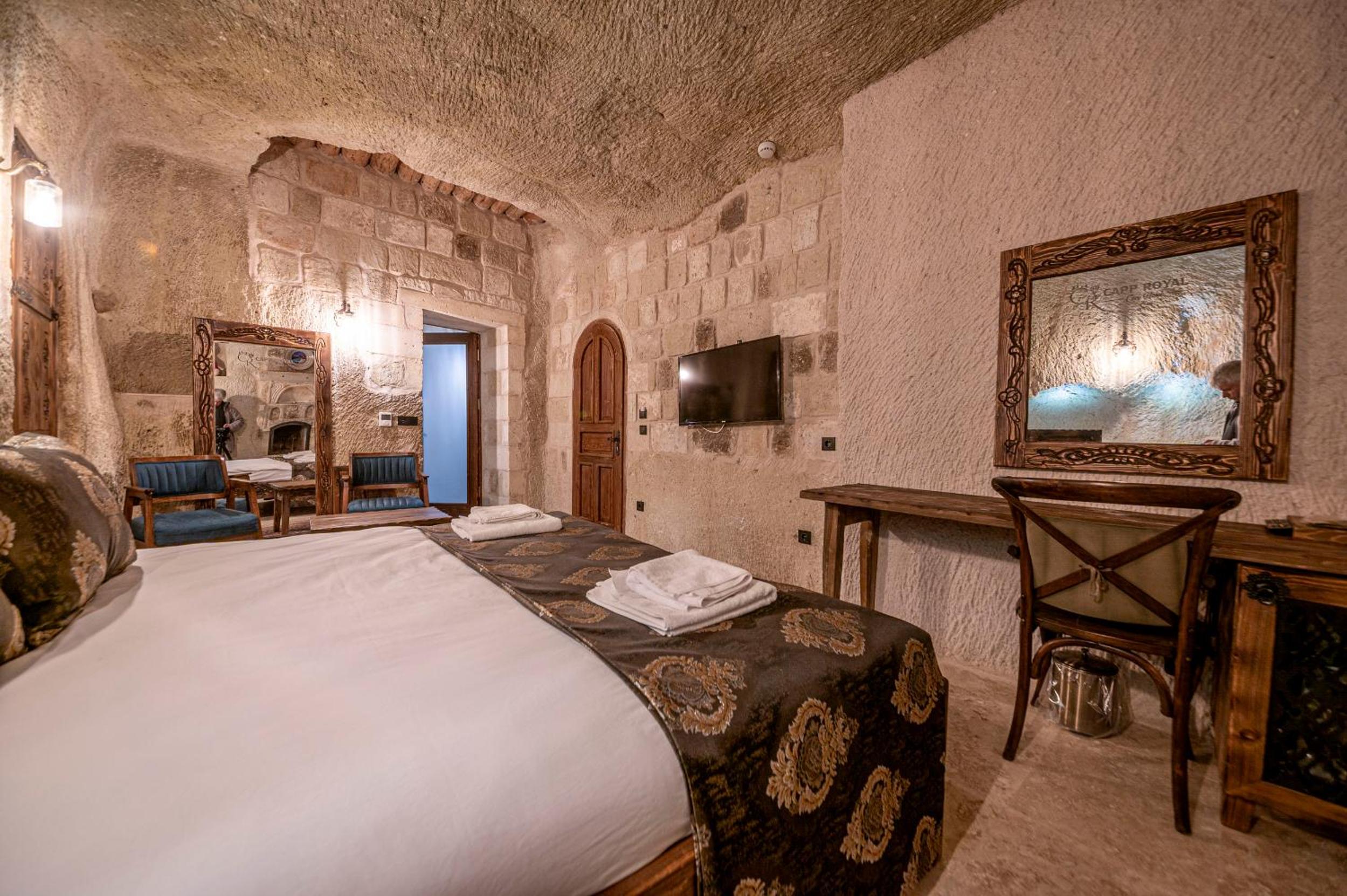 Standard Double Room - Photo 20