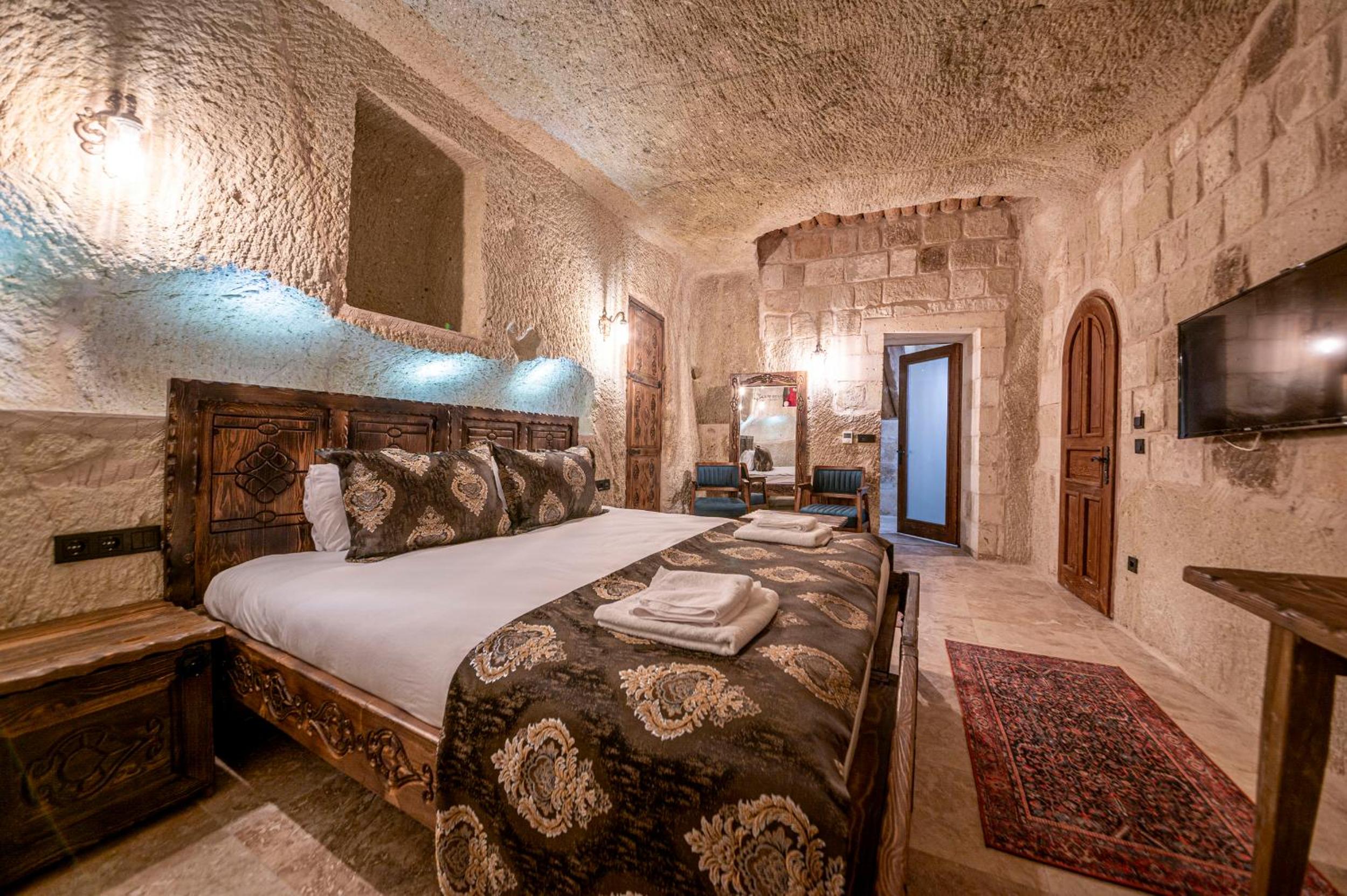 Standard Double Room - Photo 19