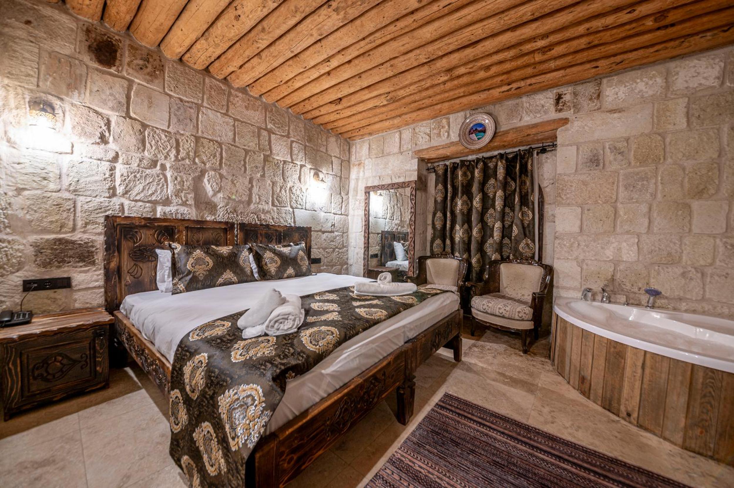 Standard Double Room - Photo 14