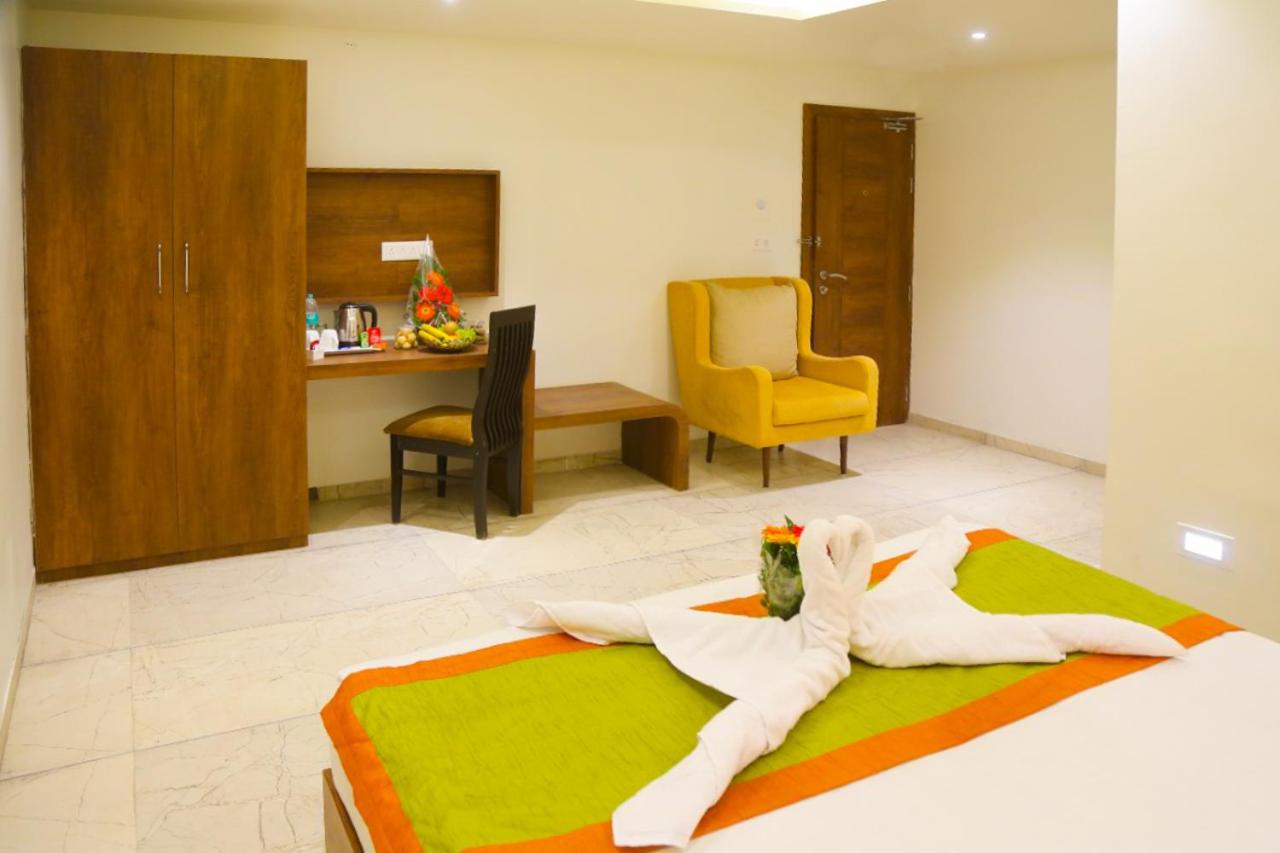 Suite - Photo 1
