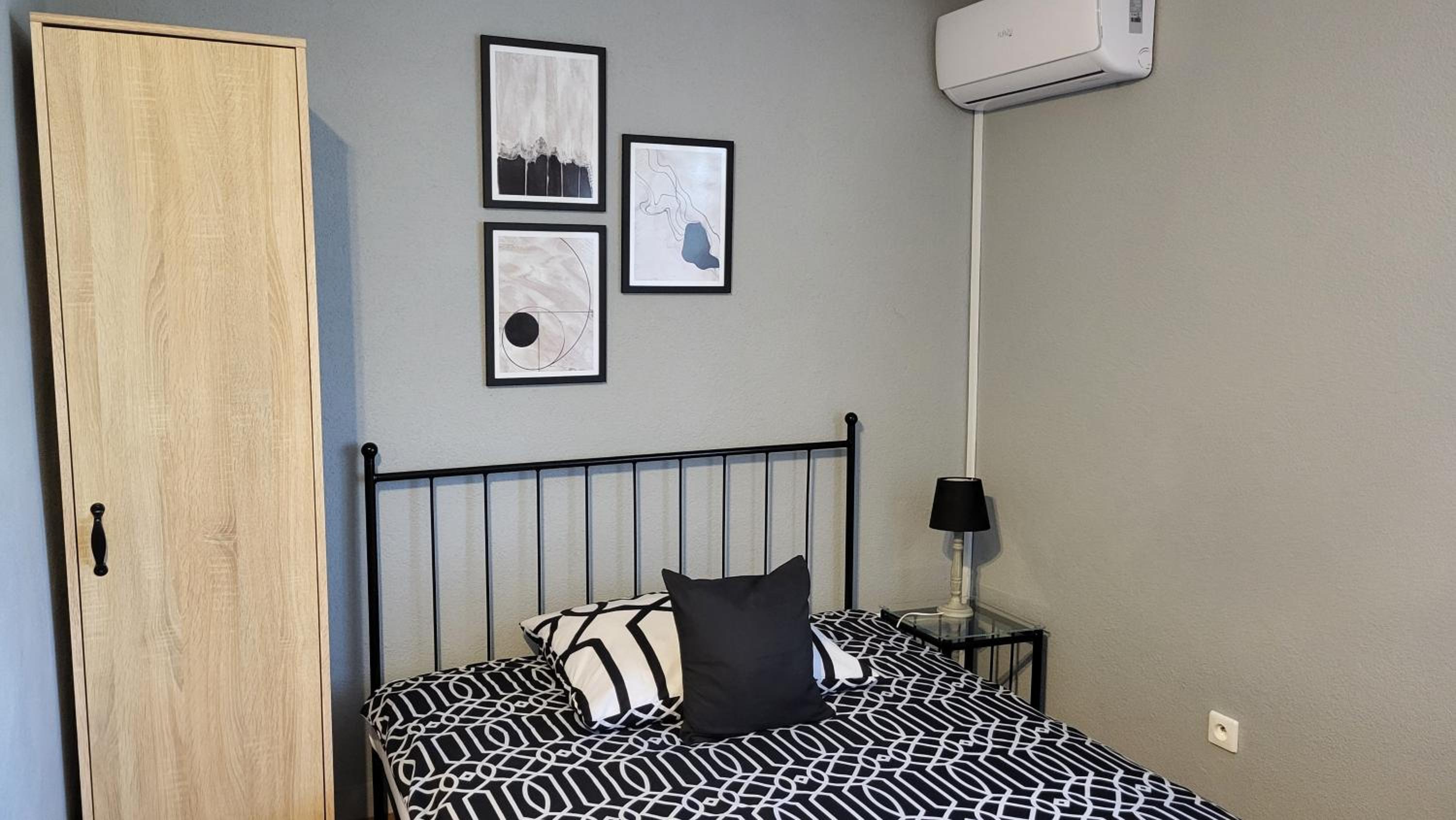 Single Room photo 2