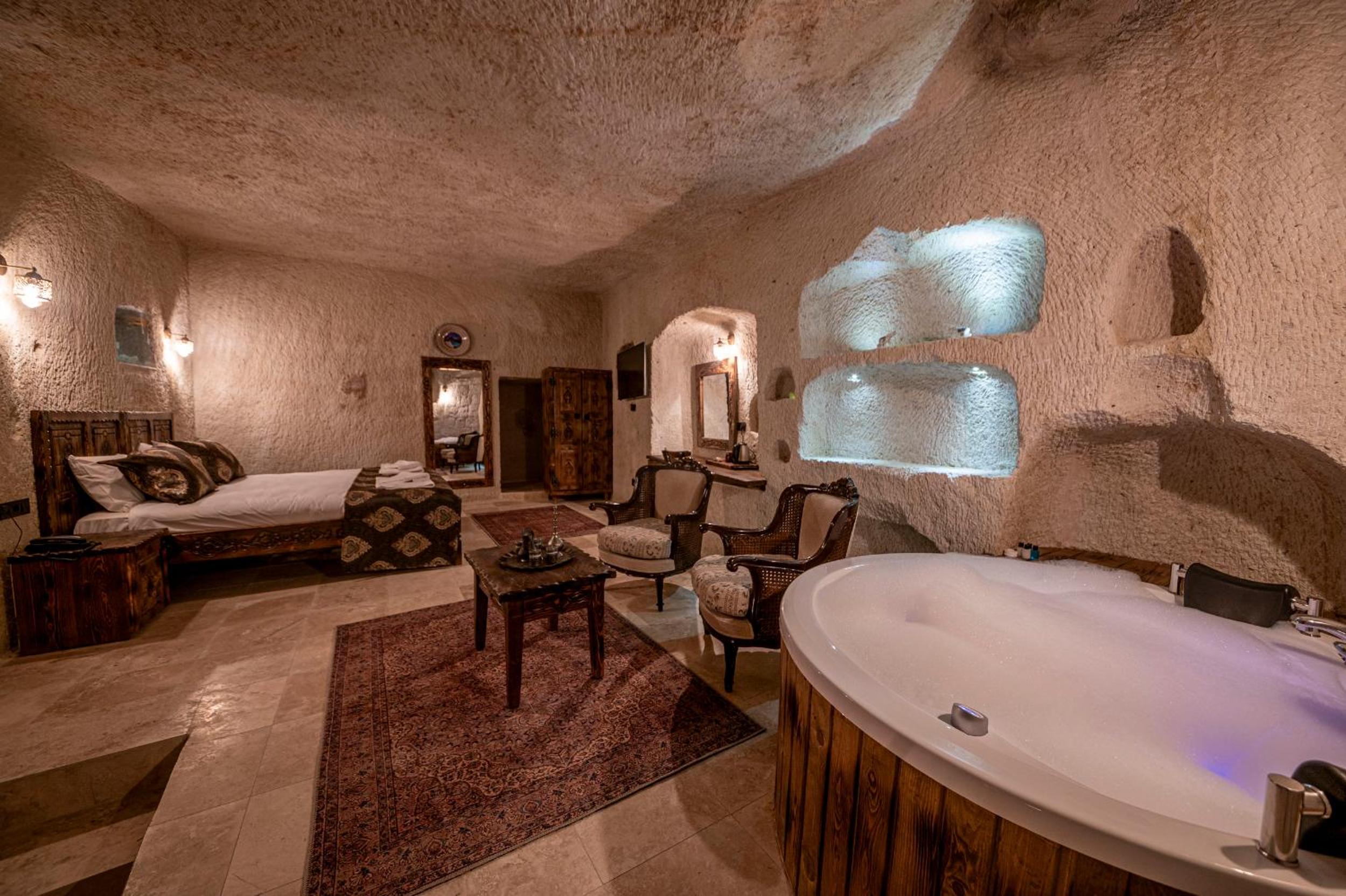 Deluxe Double Room with Castle View - Photo 20