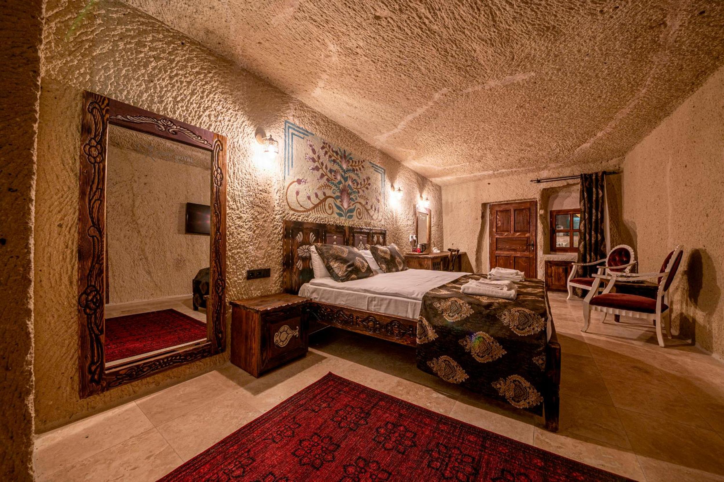 Deluxe Double Room with Castle View - Photo 16