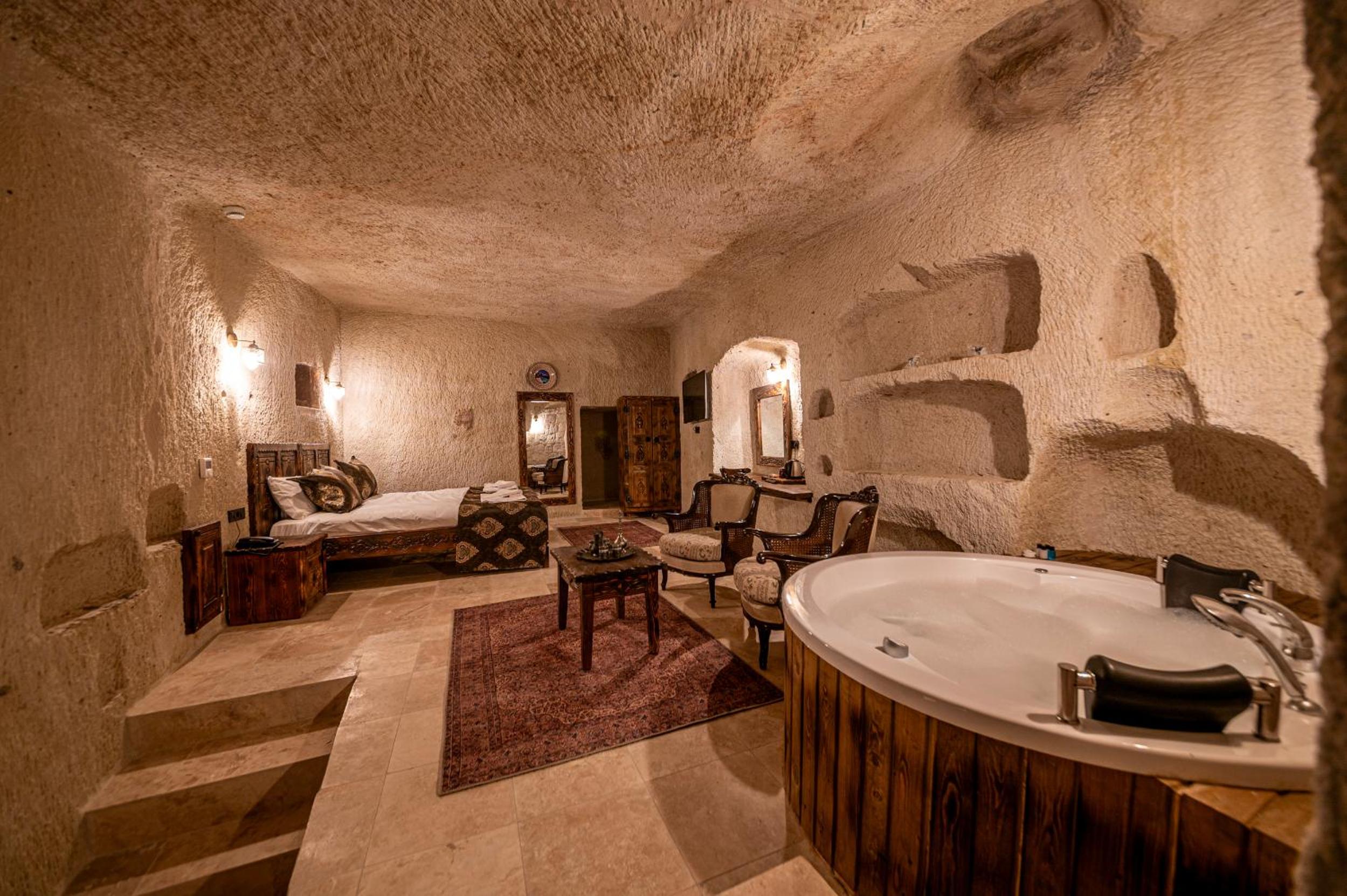 Deluxe Double Room with Castle View - Photo 15