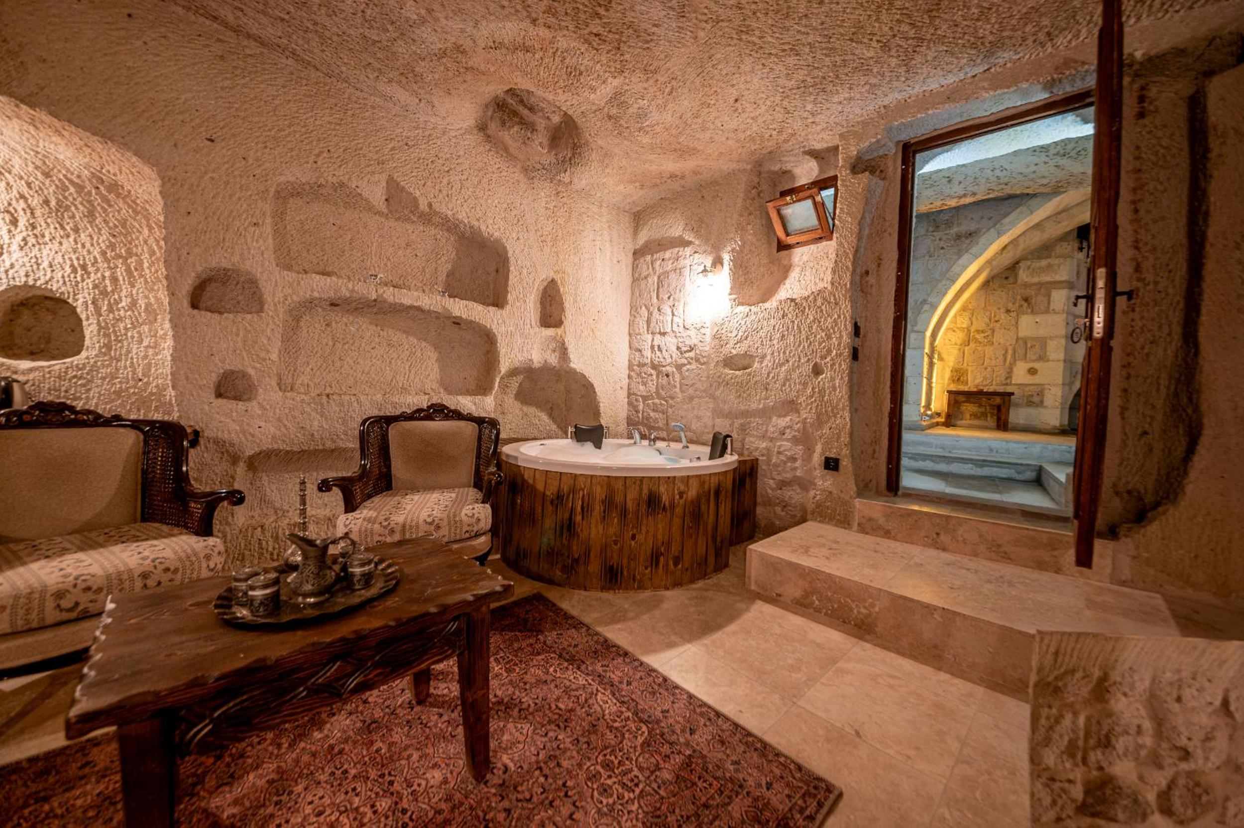 Deluxe Double Room with Castle View - Photo 17
