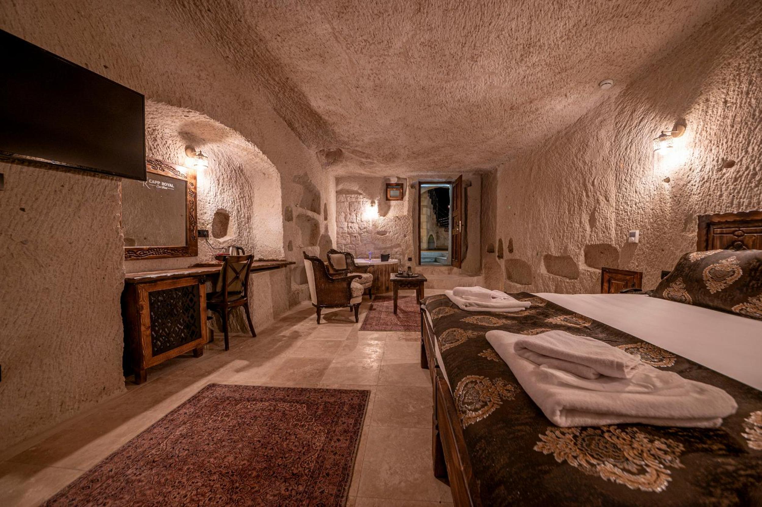 Deluxe Double Room with Castle View - Photo 18