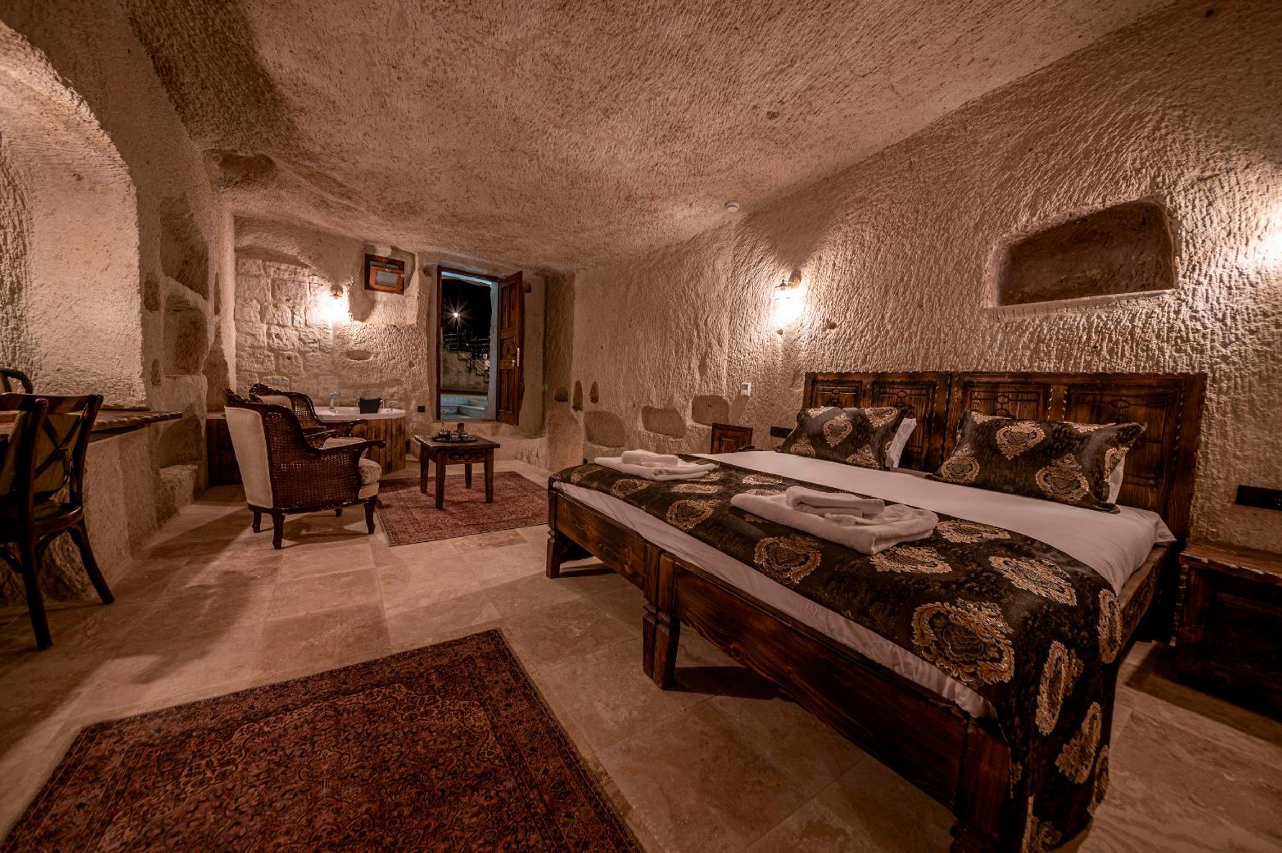 Deluxe Double Room with Castle View - Photo 10