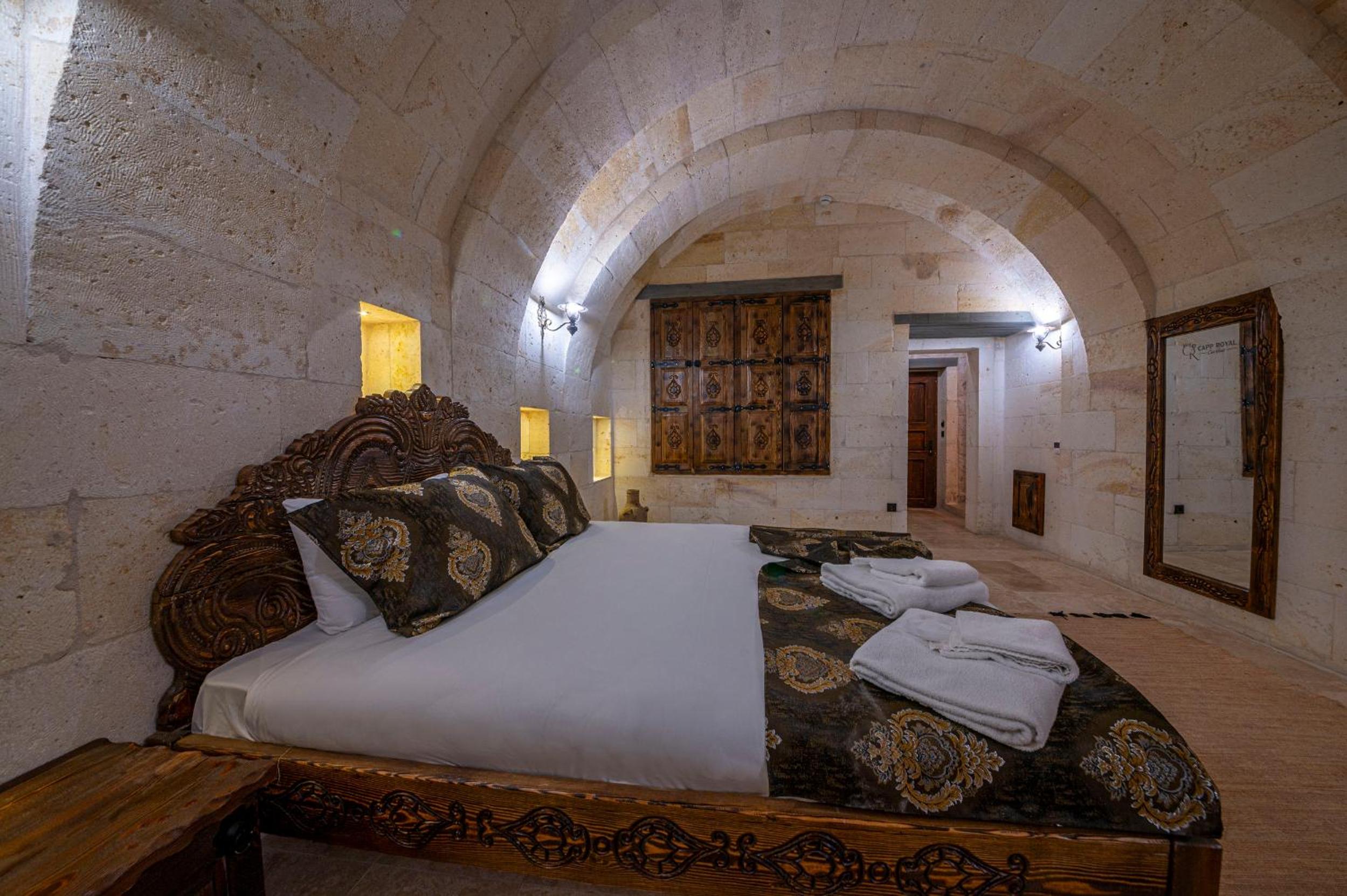 Deluxe Double Room with Castle View - Photo 3