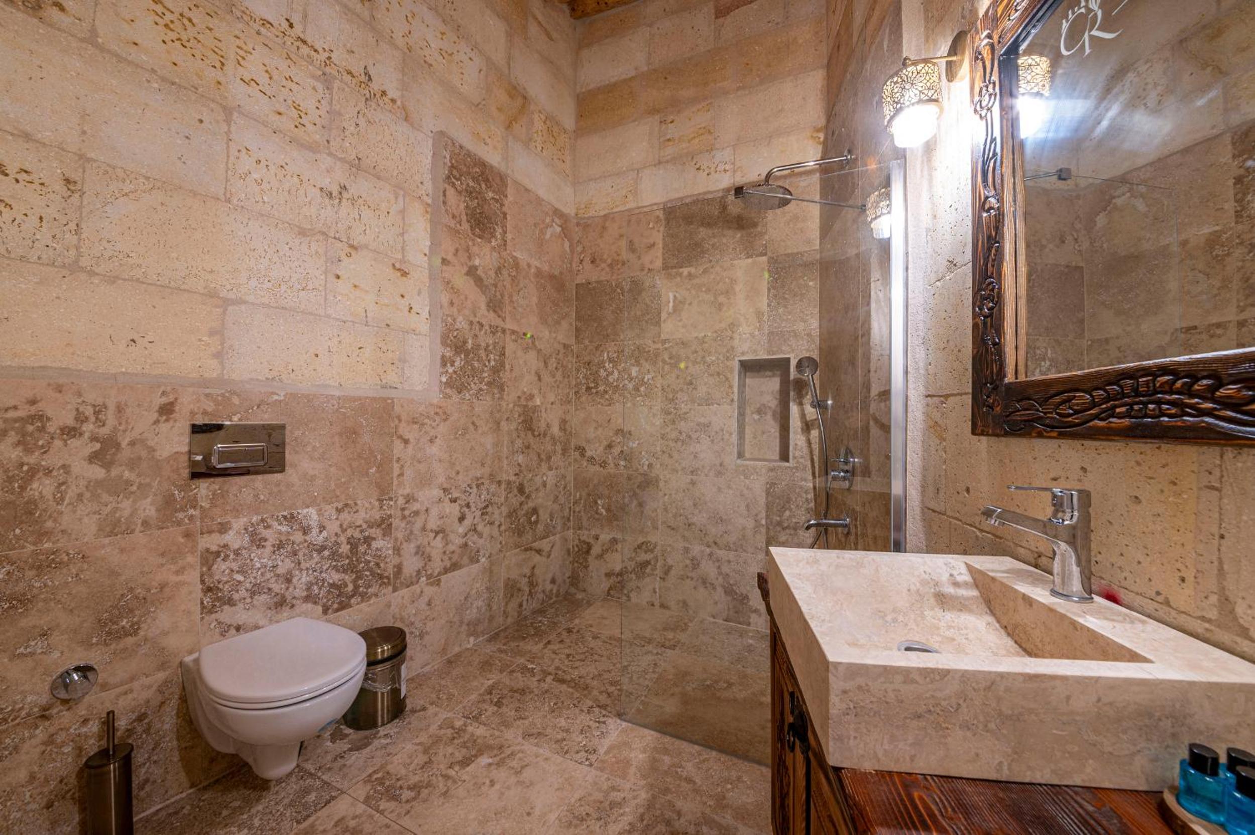 Deluxe Double Room with Castle View - Photo 4