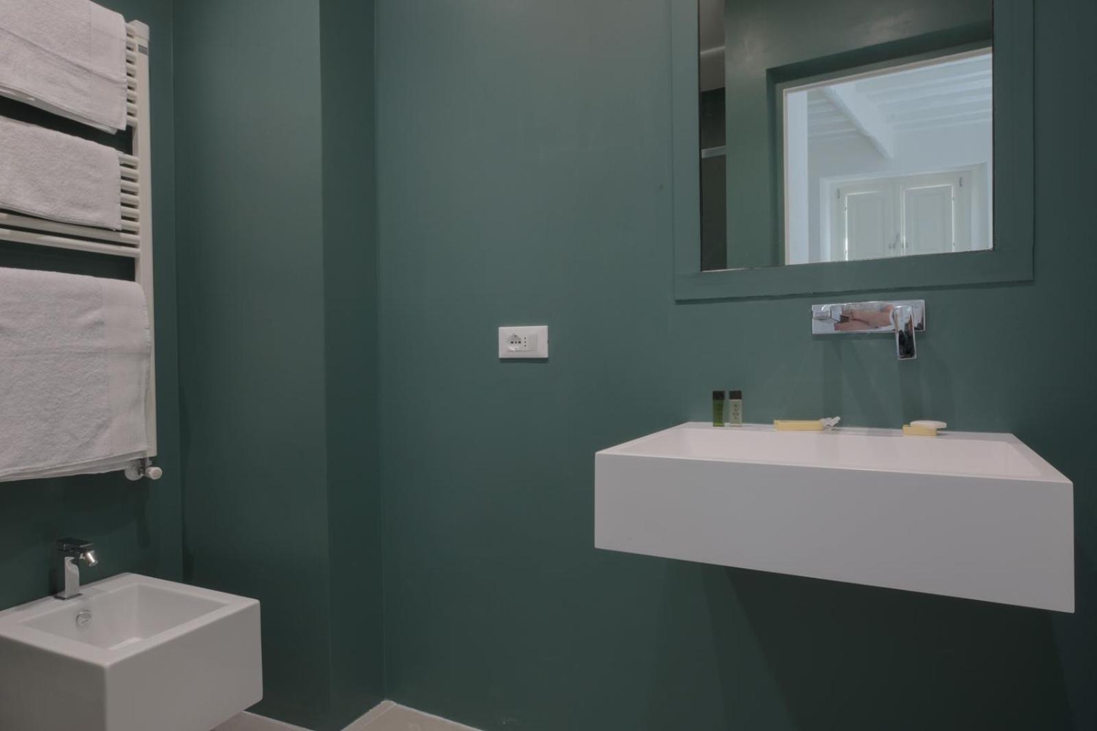 One-Bedroom Apartment - Photo 26