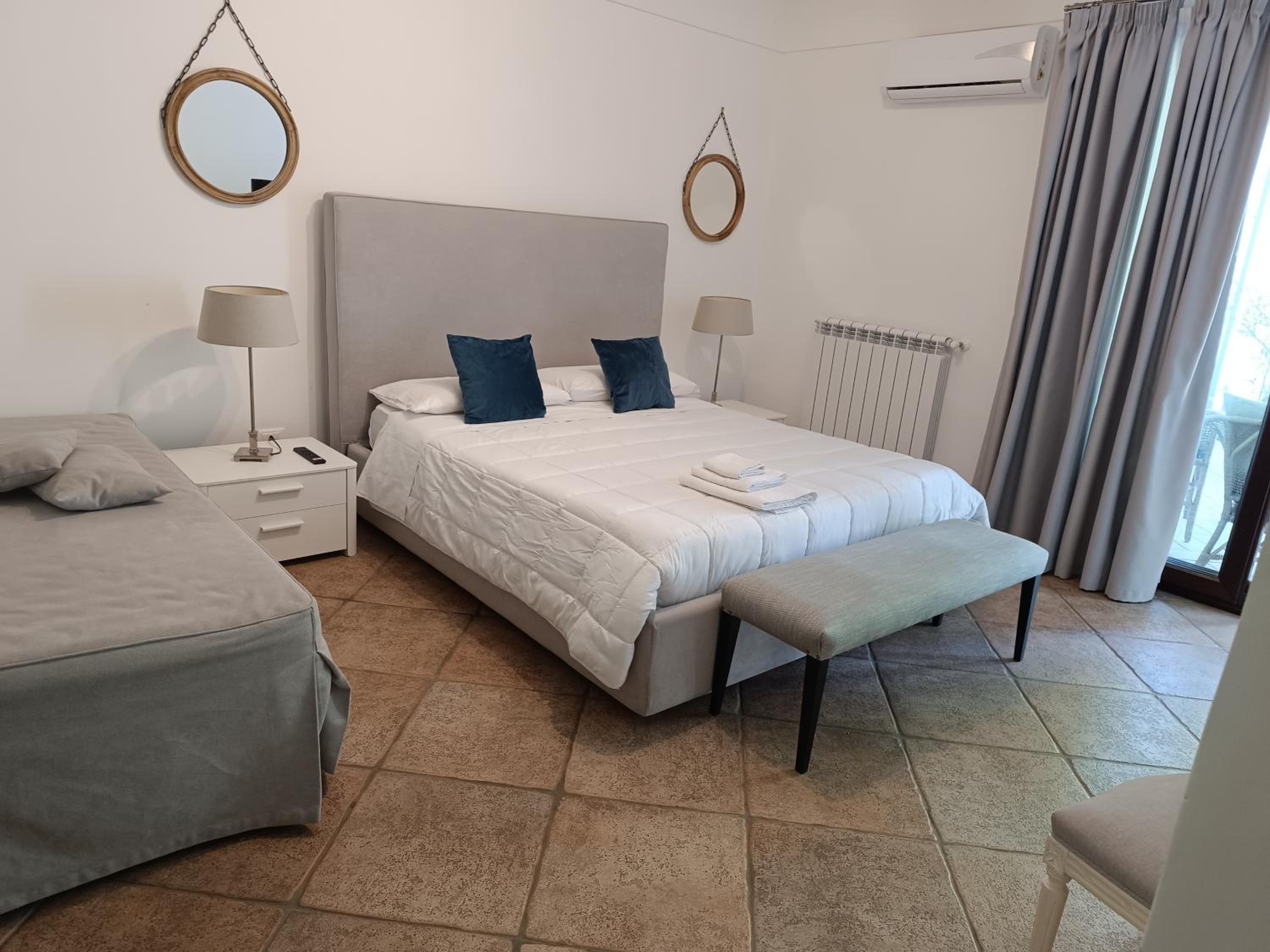 Double Room with Extra Bed photo 2