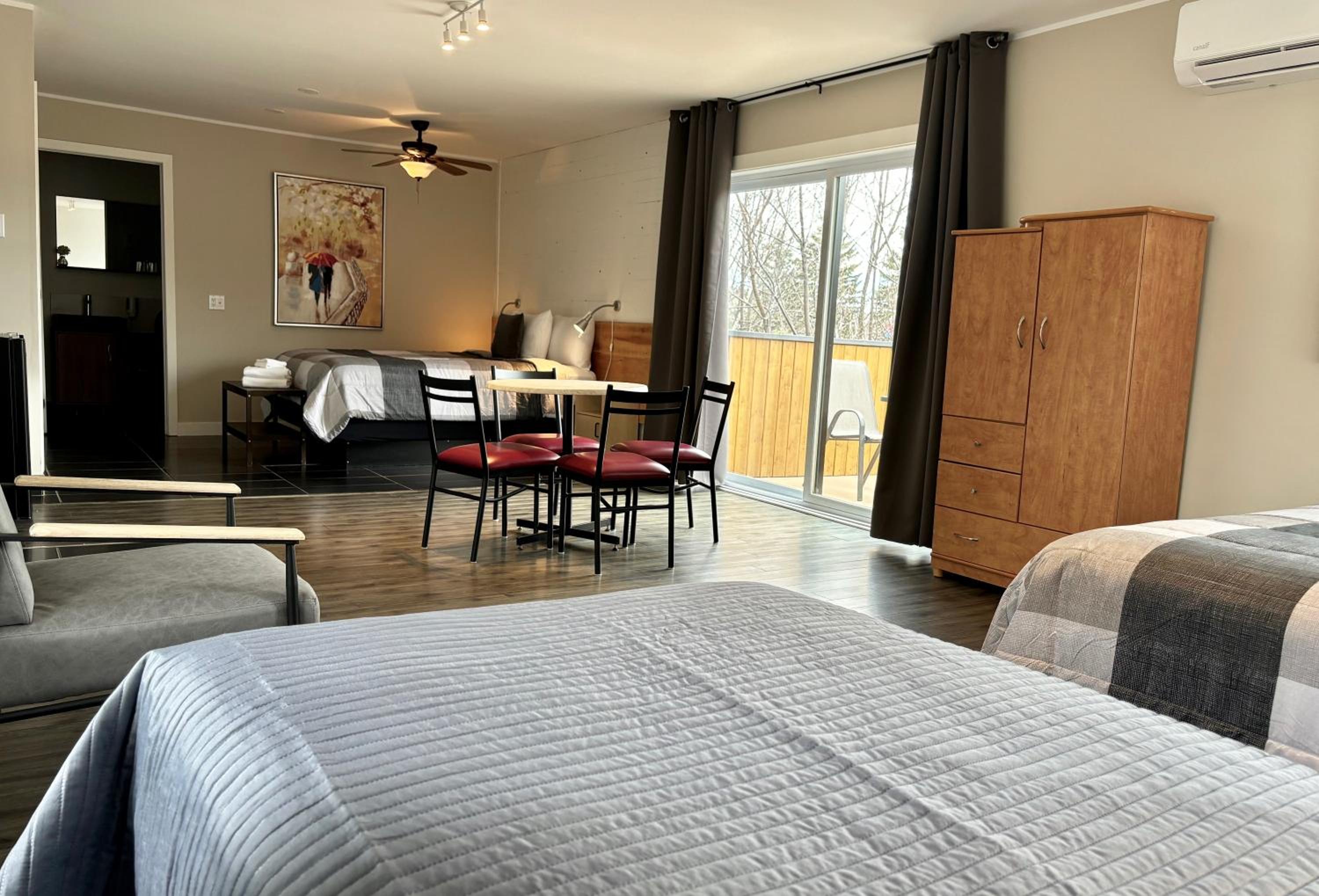Family Room with Queen Bed
