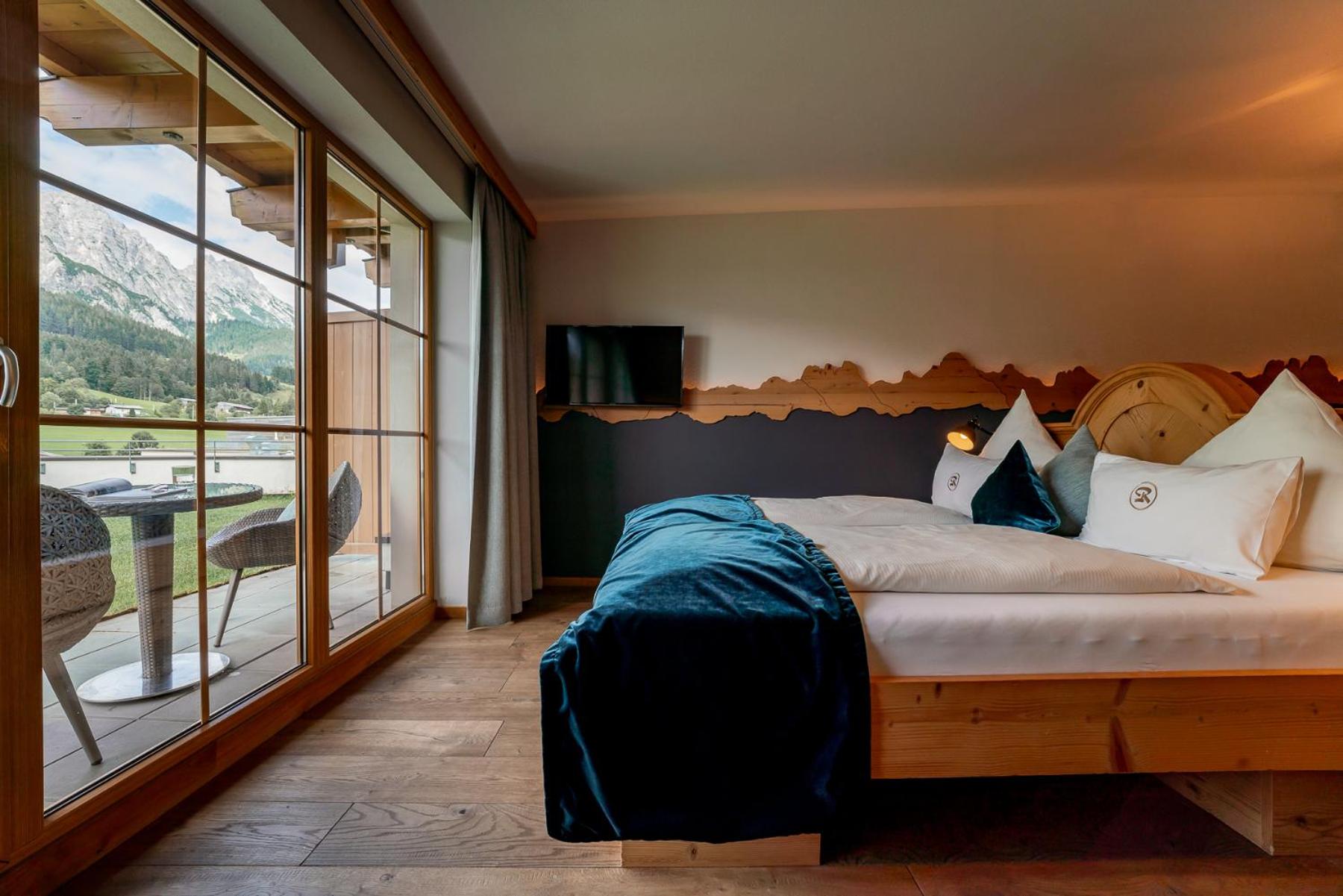 Deluxe Room - Photo 3