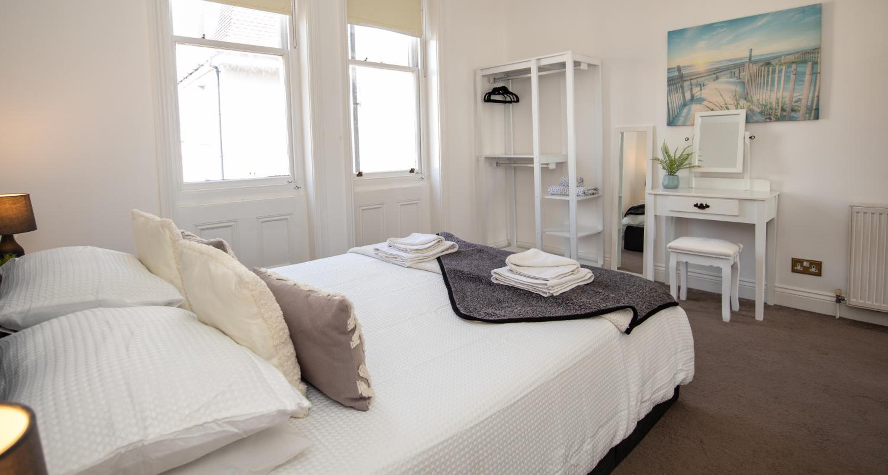 One-Bedroom Apartment photo 3