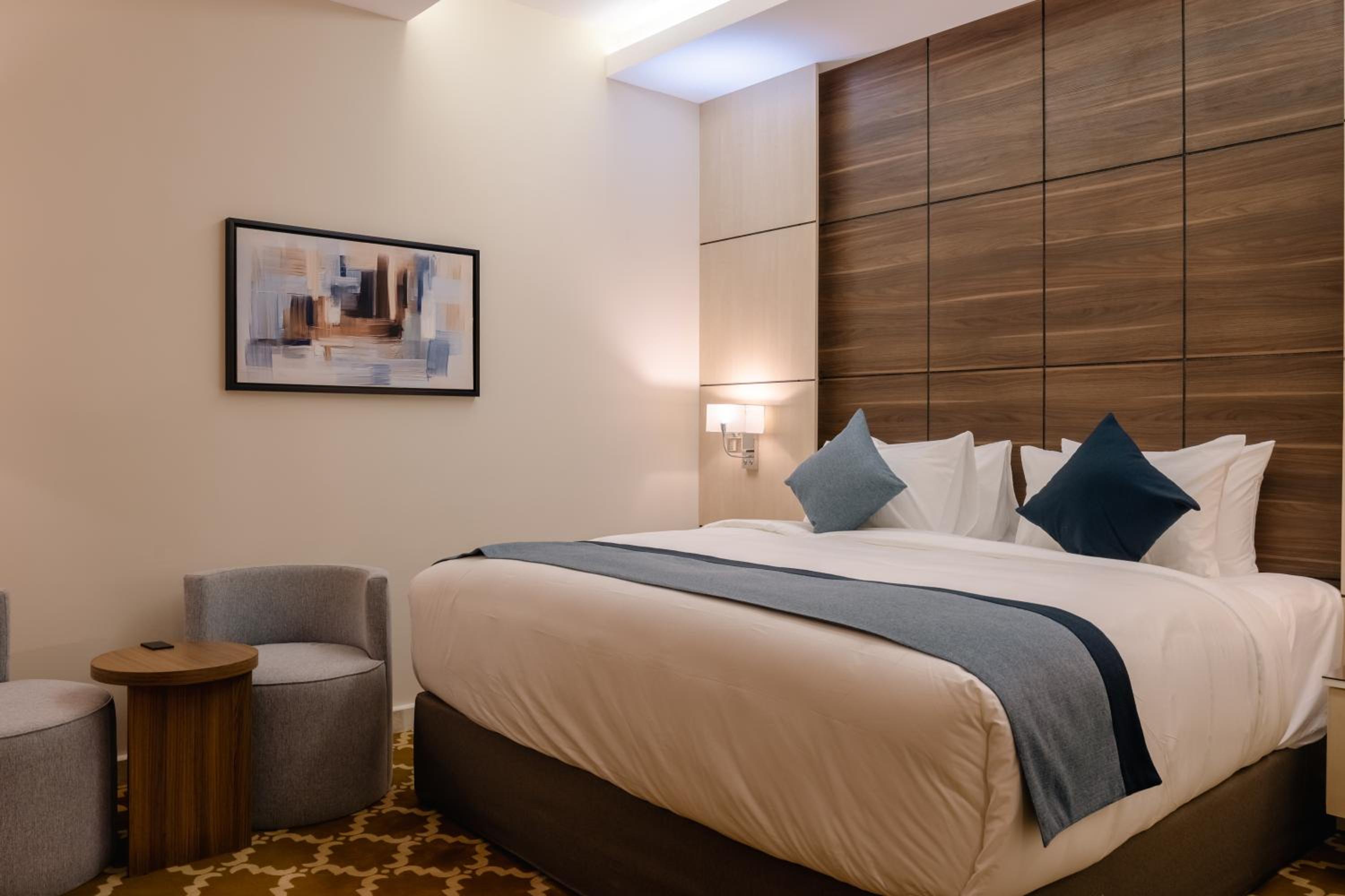Executive Suite - Photo 1