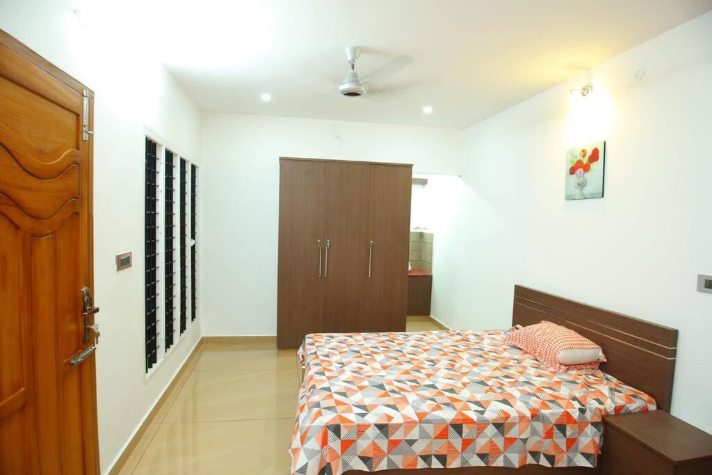 One-Bedroom Apartment with Balcony and Water View photo 1