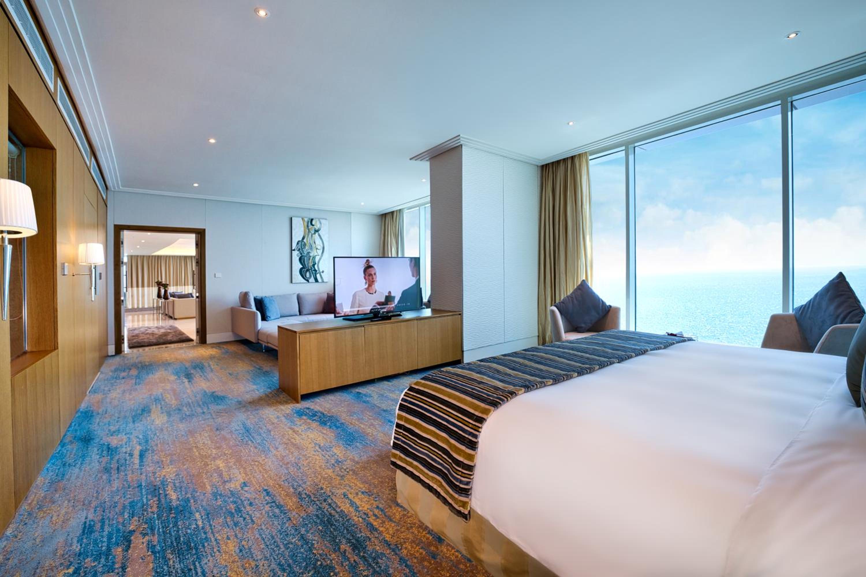 Royal Suite Red with Sea View