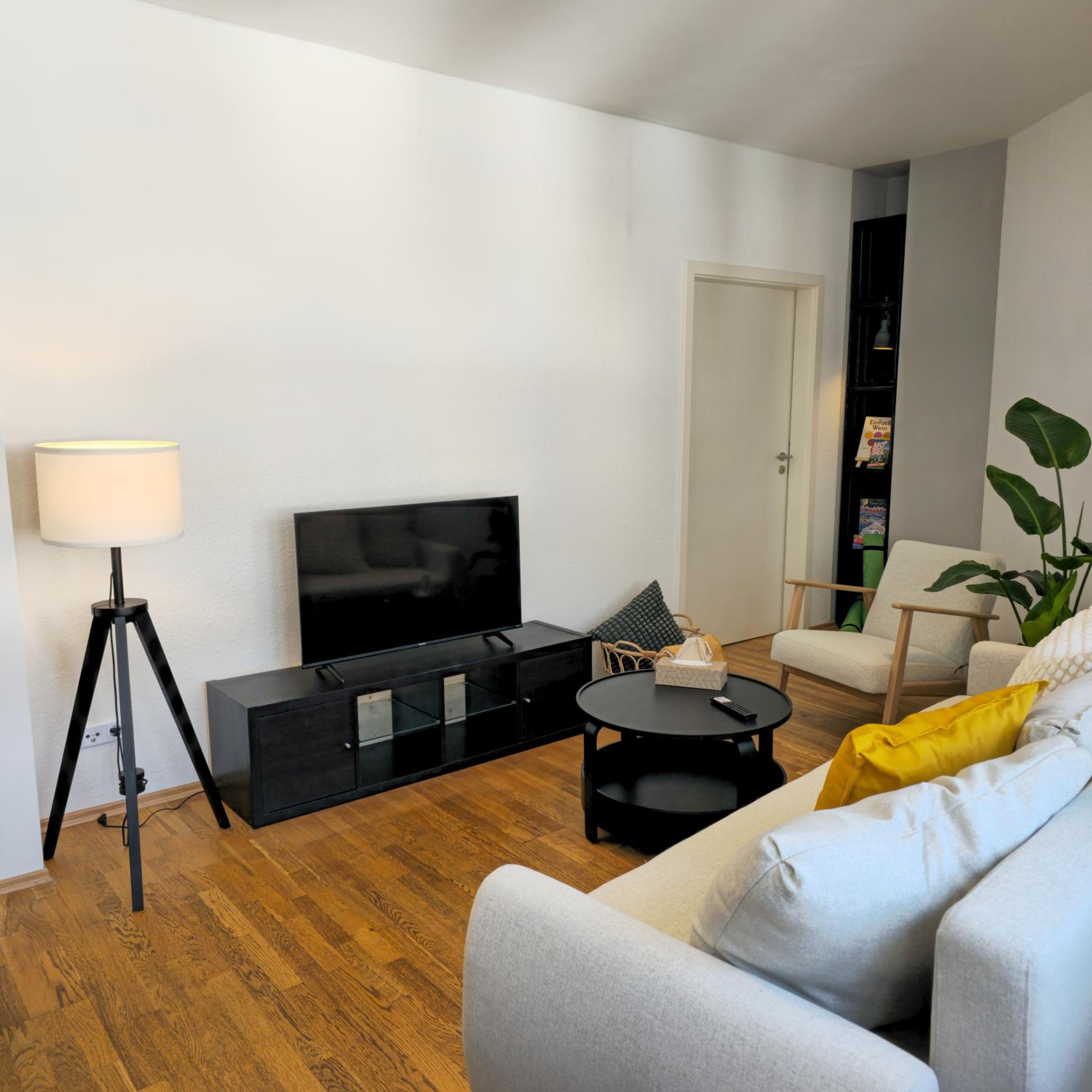 One-Bedroom Apartment with City View photo 1