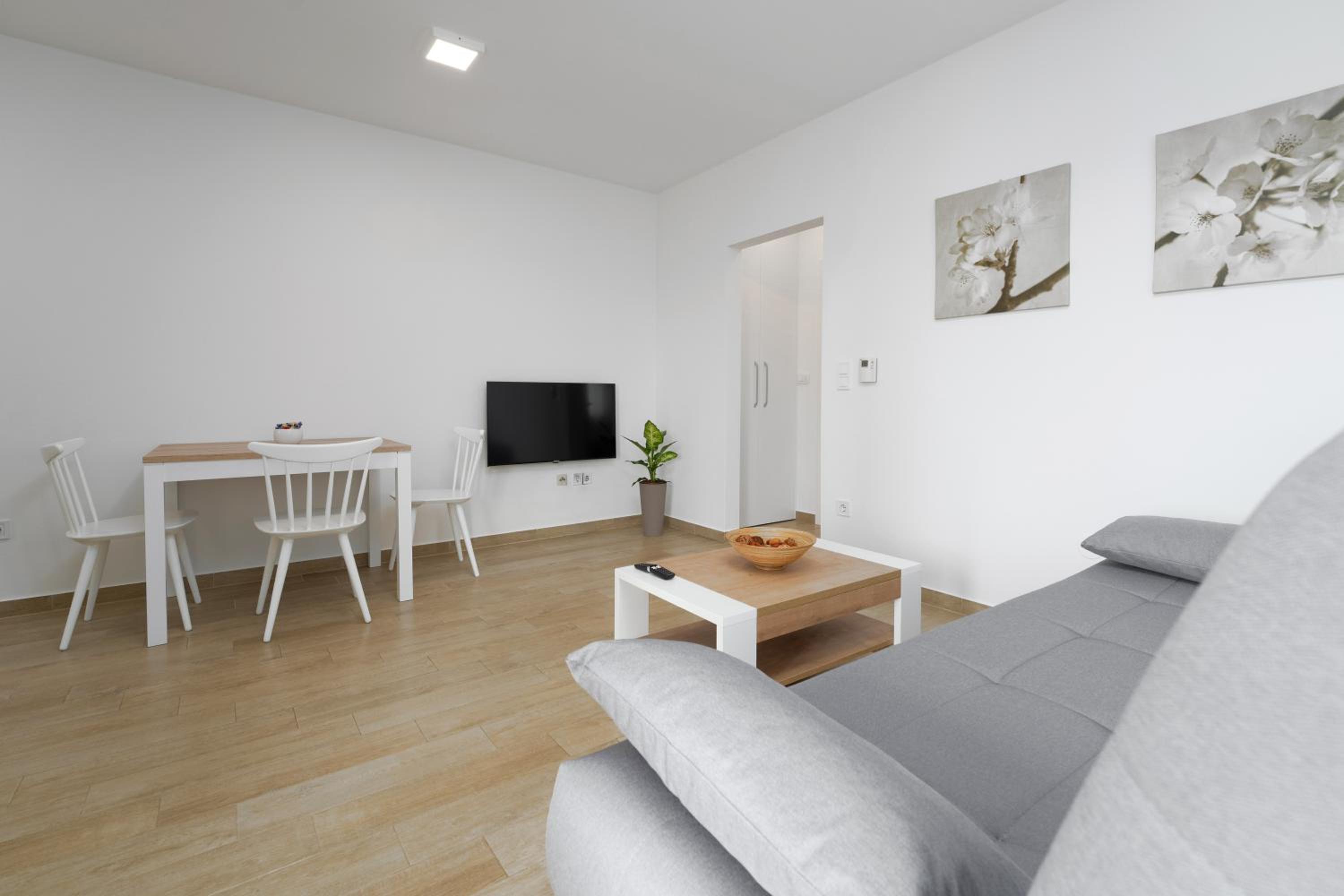 One-Bedroom Apartment with Balcony