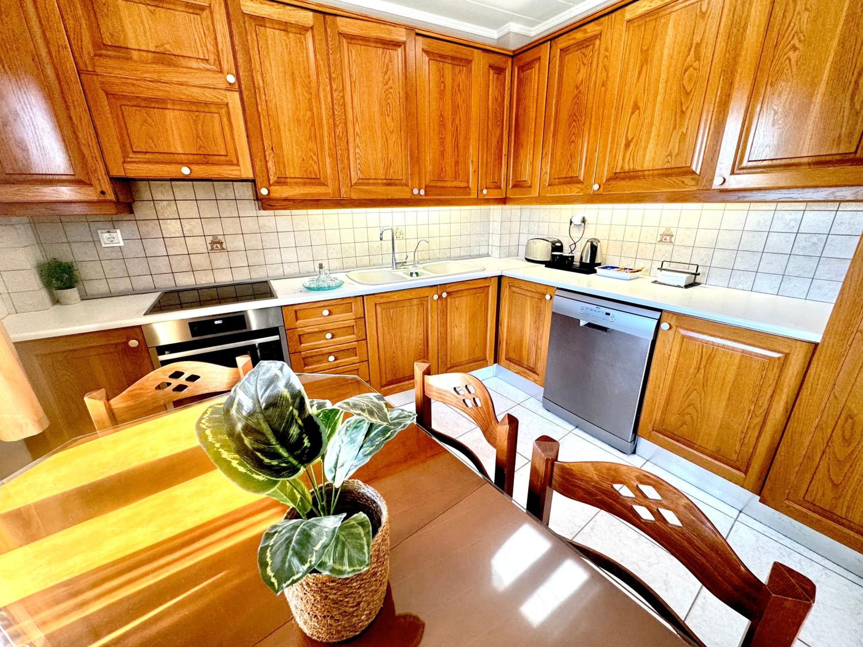 Two-Bedroom Deluxe Apartment with Balcony - Photo 7