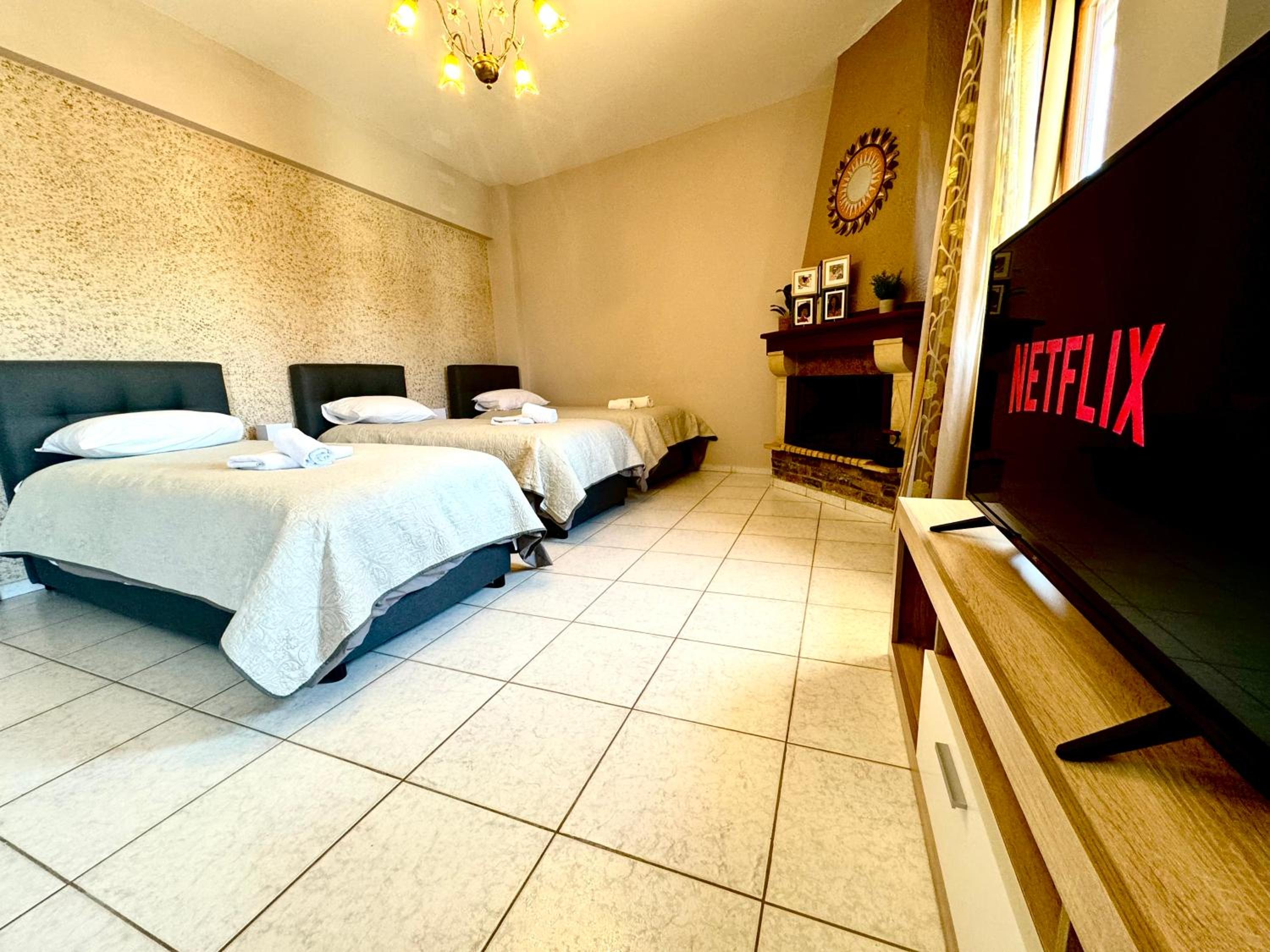 Two-Bedroom Deluxe Apartment with Balcony - Photo 11