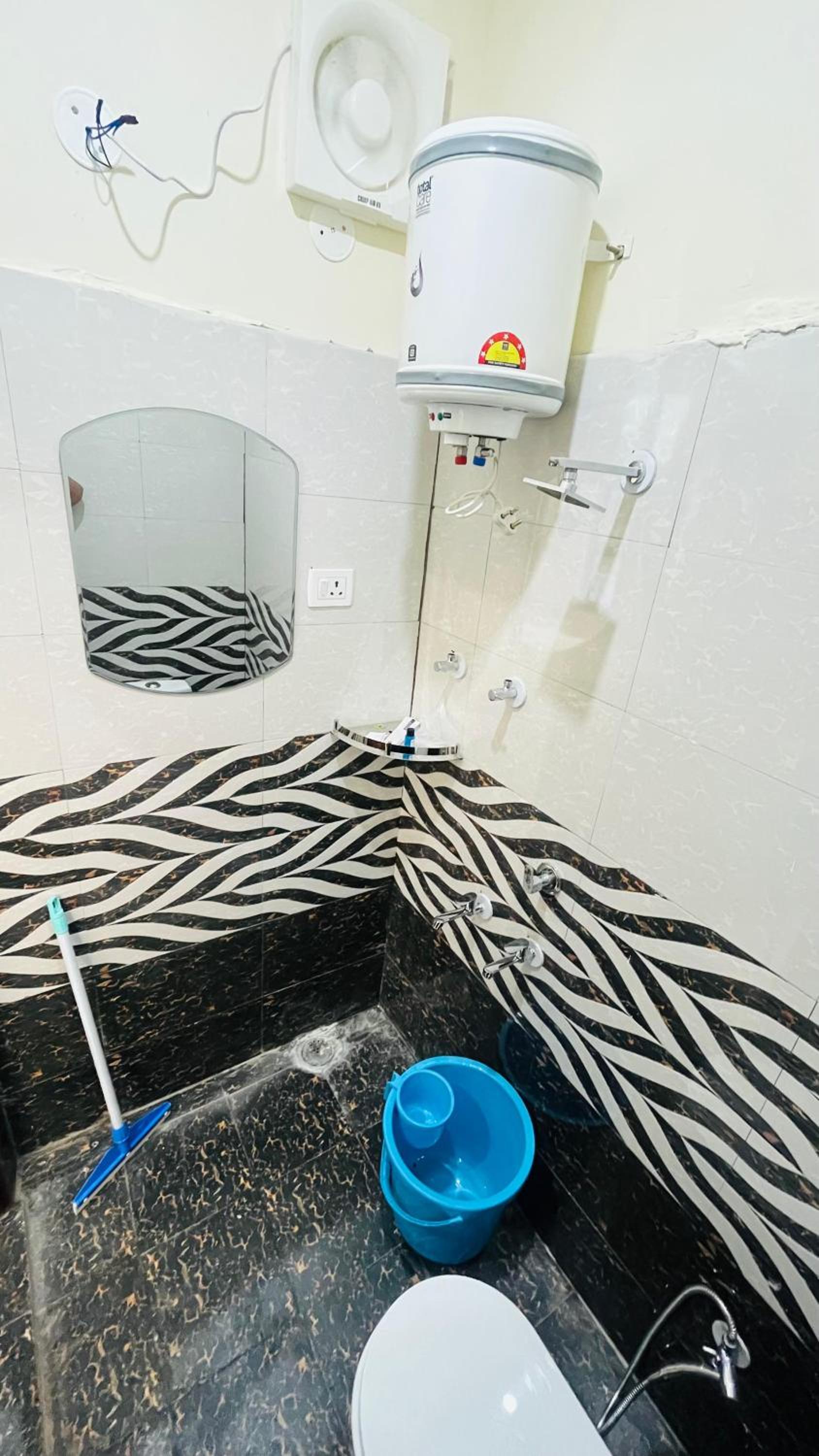 Deluxe Double Room (2 Adults + 1 Child) photo 3
