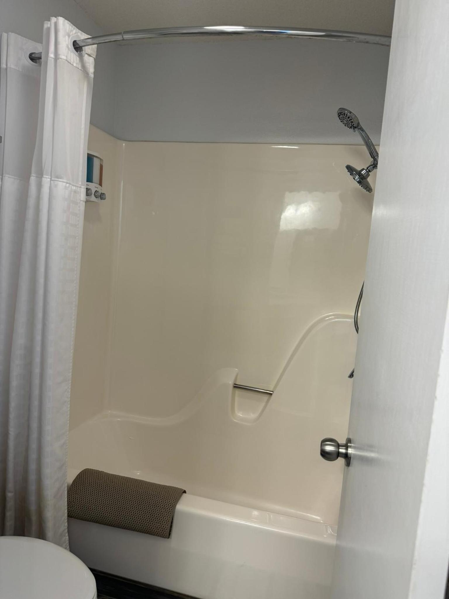 Double Room - Photo 12