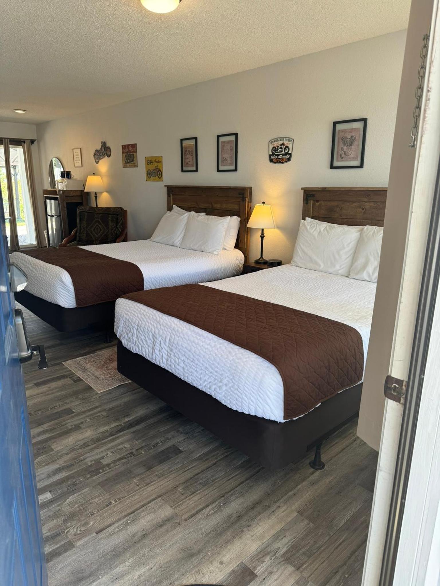 Double Room - Photo 11