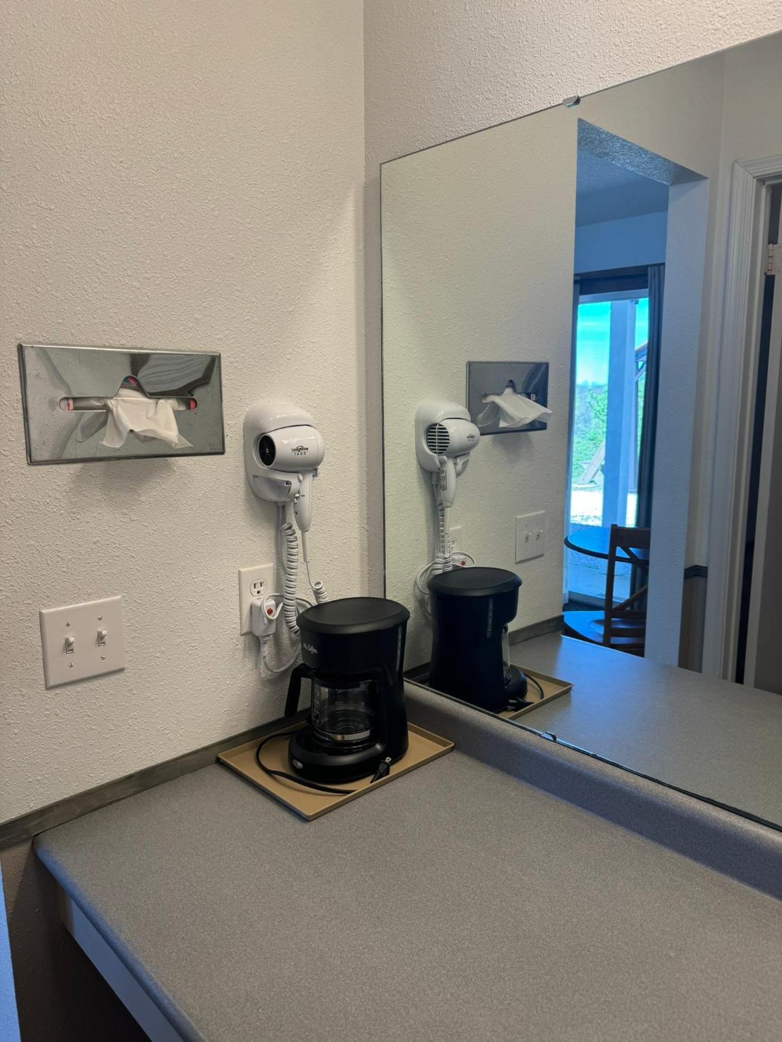 Double Room - Photo 6